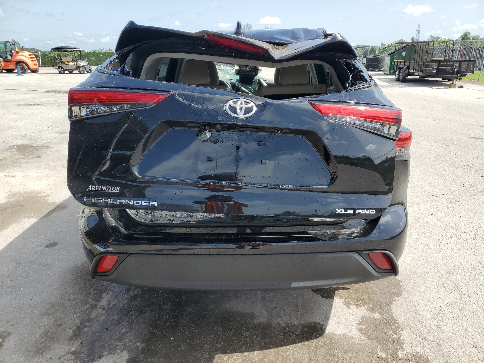 5TDGZRBH2NS587074 2022 Toyota Highlander Xle