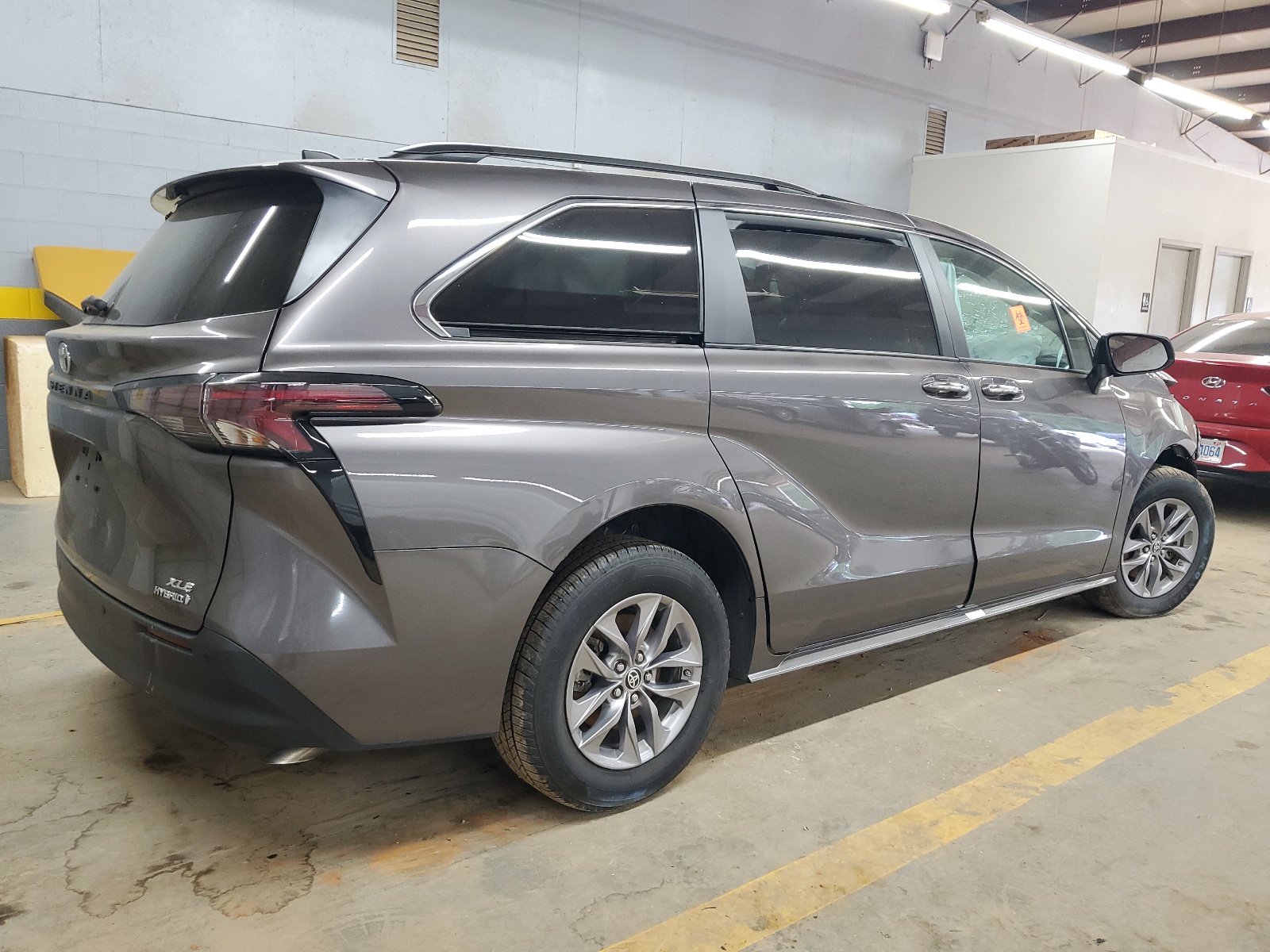2023 Toyota Sienna Xle vin: 5TDYRKEC8PS159718