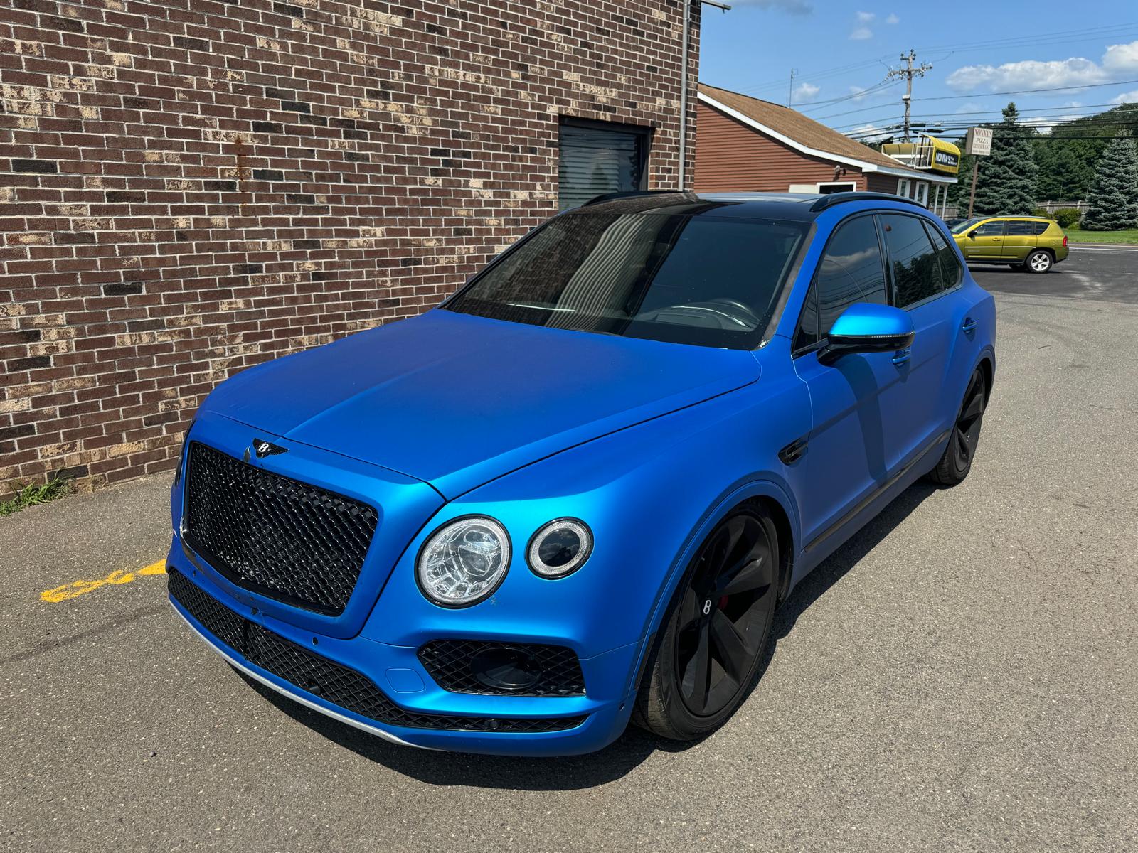 2019 Bentley Bentayga vin: SJAAM4ZV3KC024486