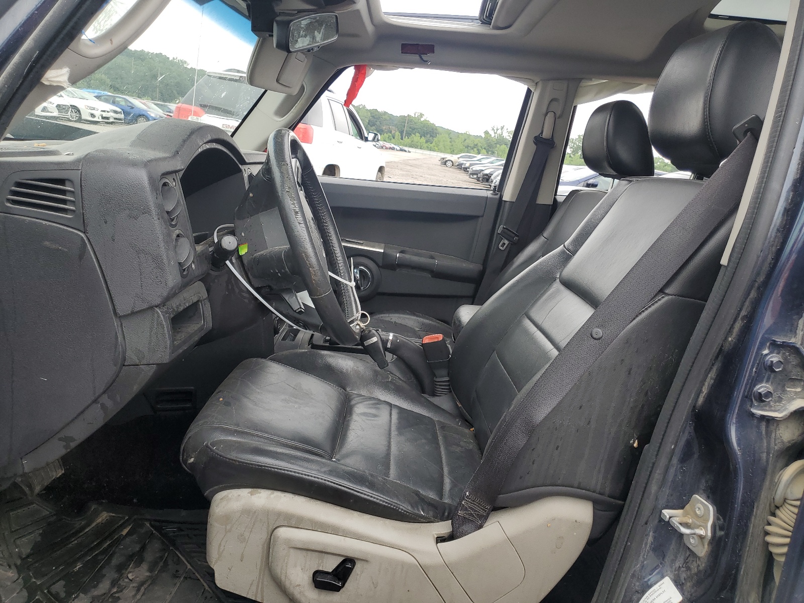 1J4RG4GK9AC125431 2010 Jeep Commander Sport