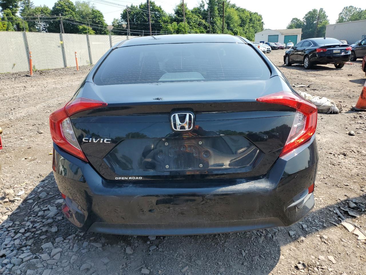 19XFC2F58HE208307 2017 Honda Civic Lx