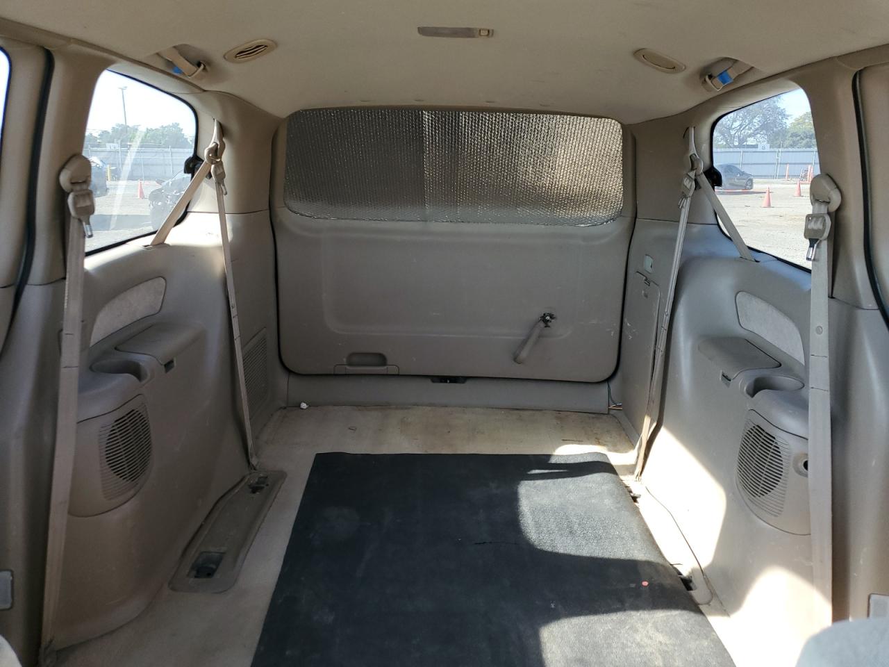 2000 Toyota Sienna Le VIN: 4T3ZF13C8YU243449 Lot: 64716004