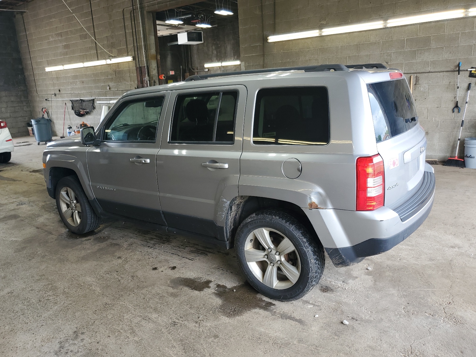 2016 Jeep Patriot Latitude vin: 1C4NJRFB5GD616635