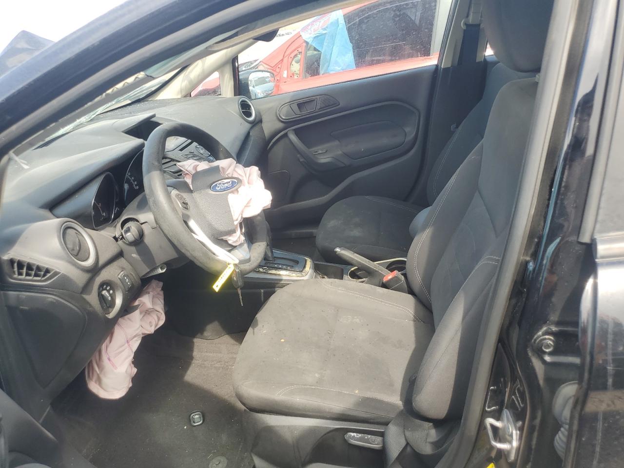 3FADP4BJ5KM120294 2019 Ford Fiesta Se