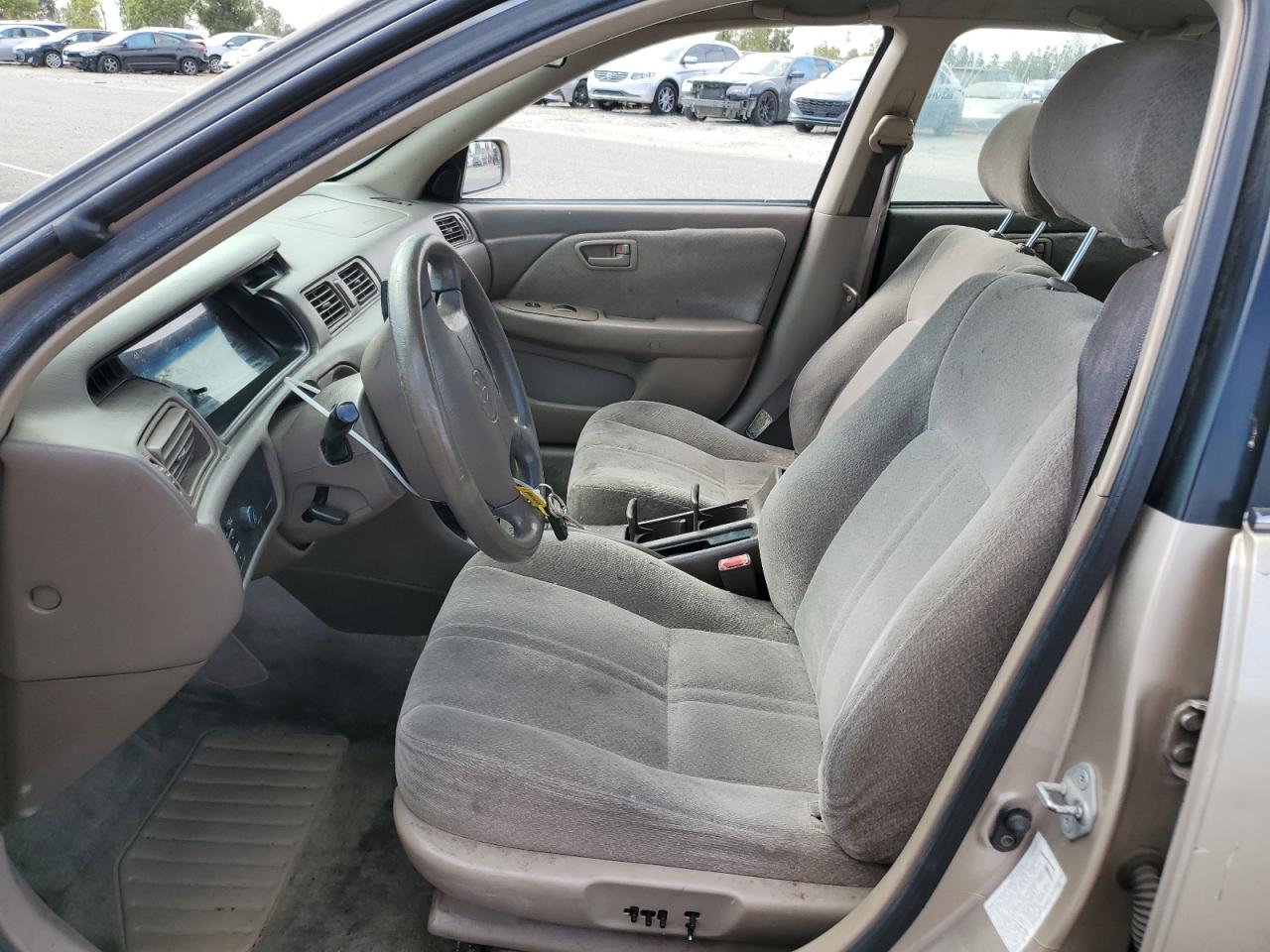 2000 Toyota Camry Ce VIN: JT2BG22K1Y0413029 Lot: 63490244