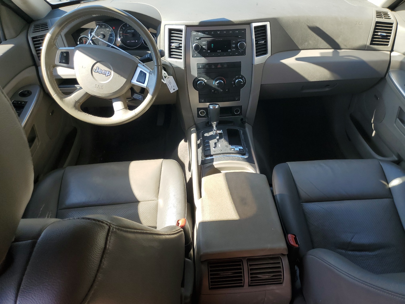 1J8HR48N98C174734 2008 Jeep Grand Cherokee Laredo