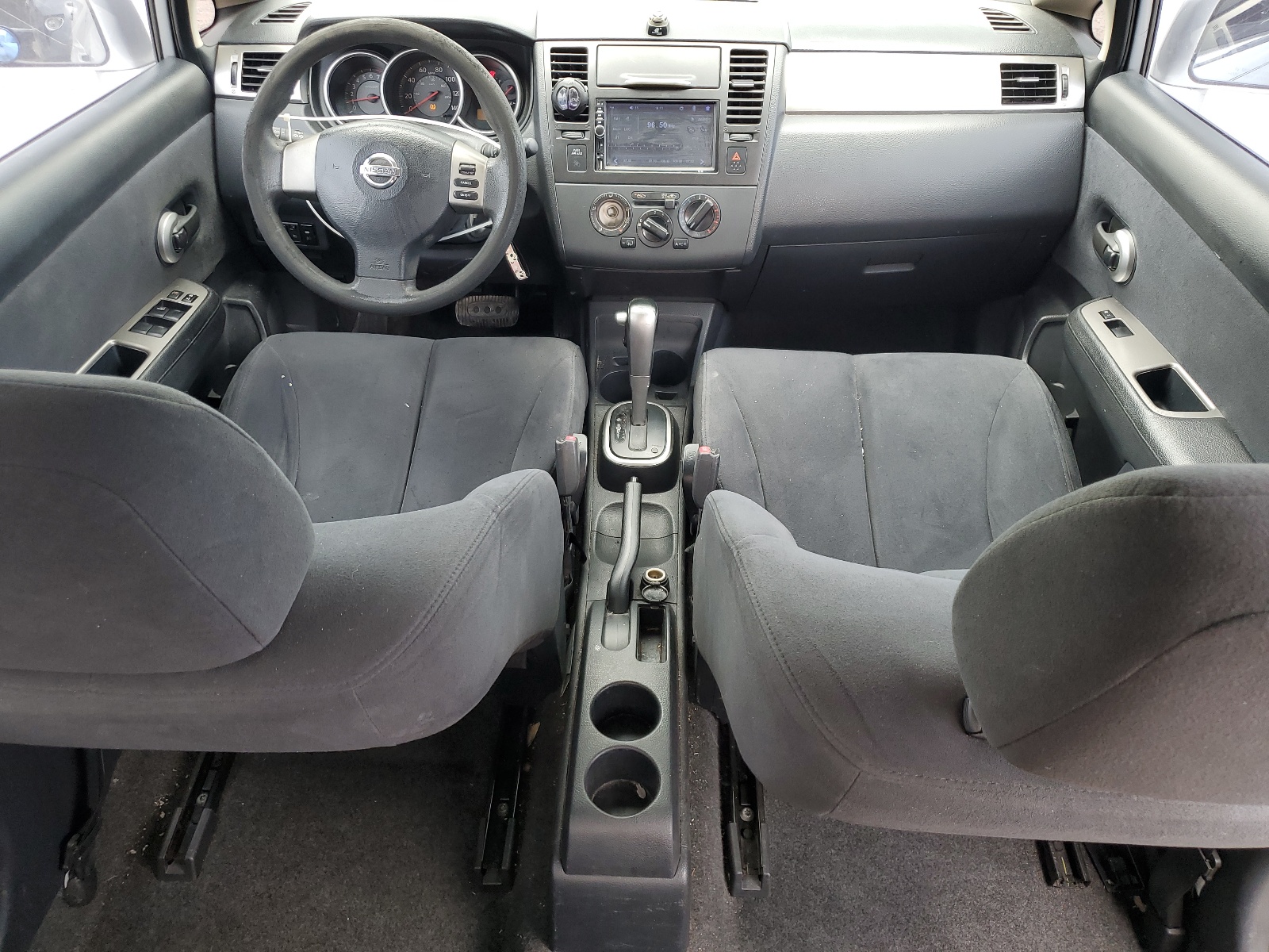 3N1BC11E58L392832 2008 Nissan Versa S