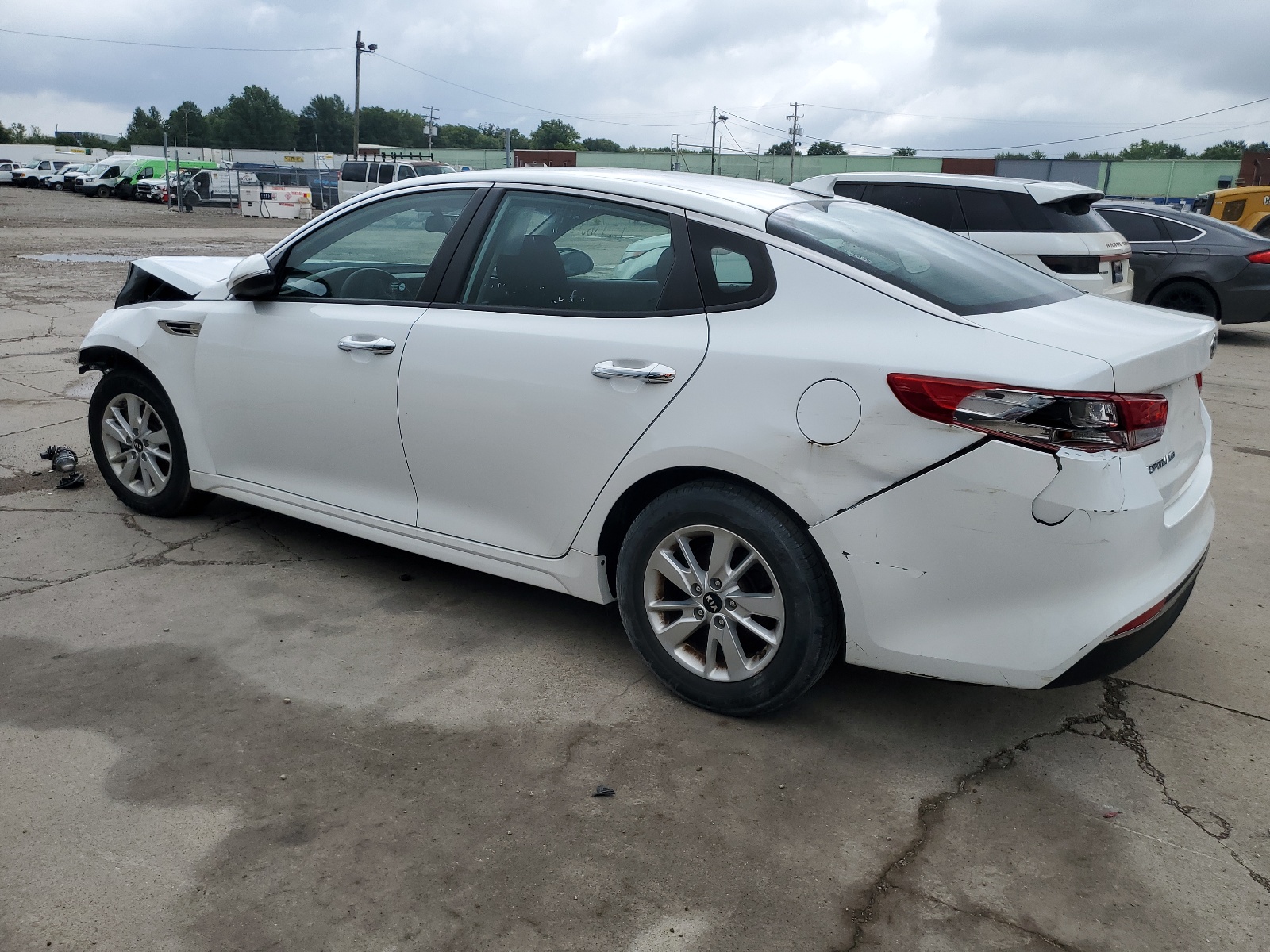 2017 Kia Optima Lx vin: 5XXGT4L32HG154058