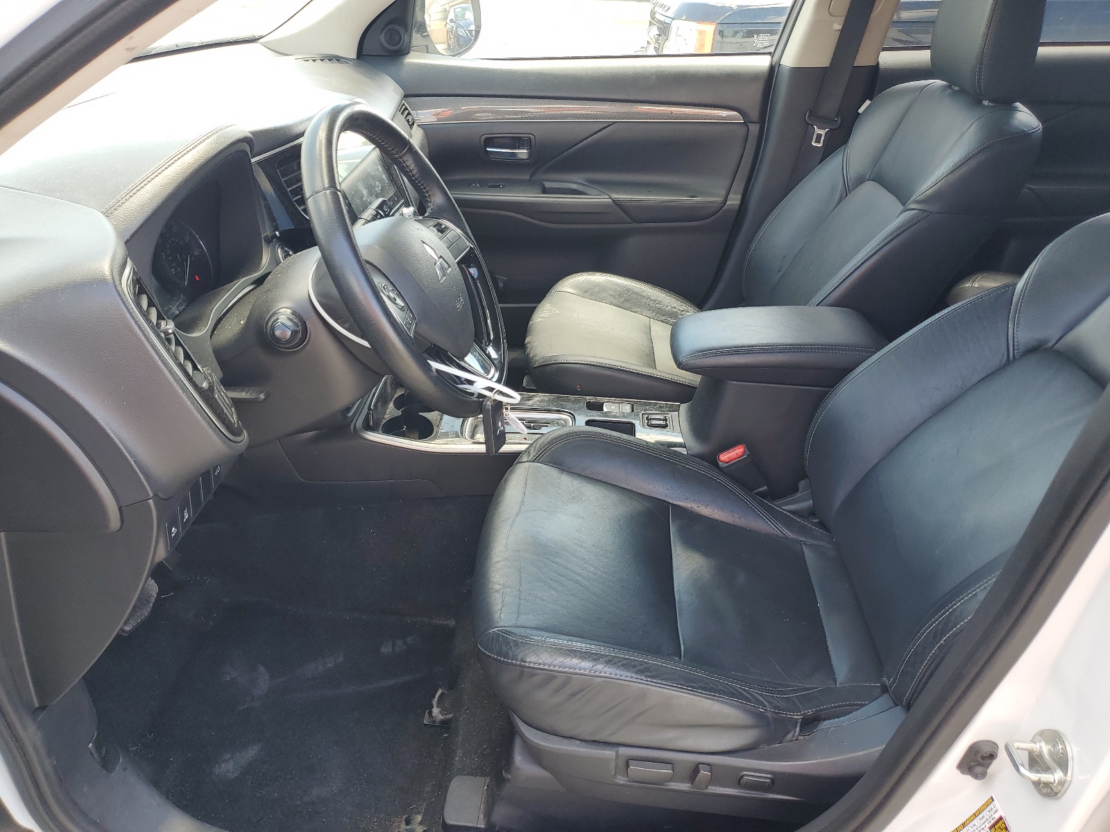 JA4AD3A37LZ029377 2020 Mitsubishi Outlander Se