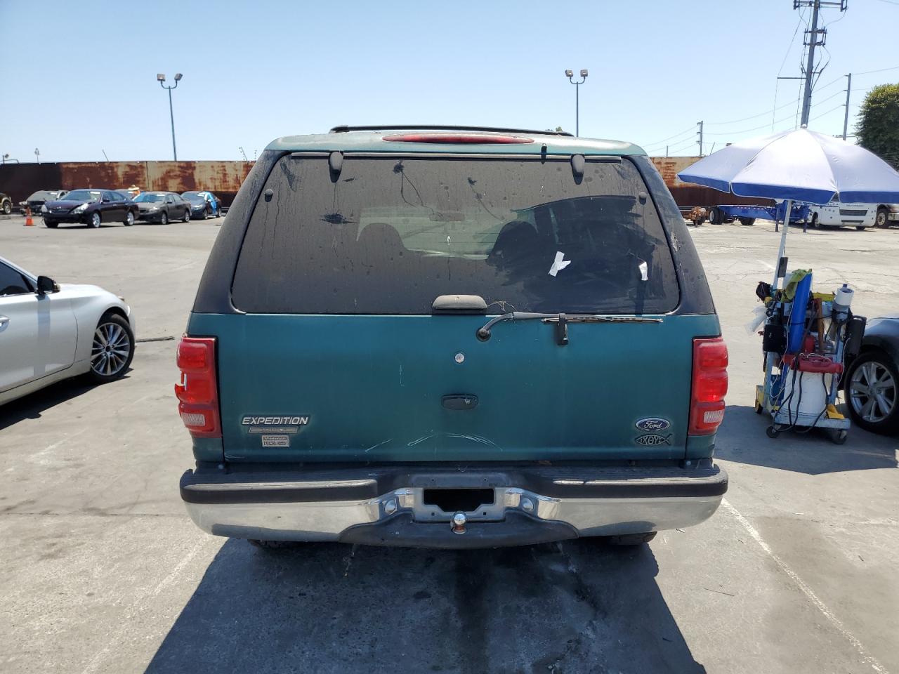 1998 Ford Expedition VIN: 1FMEU1767WLA13180 Lot: 64651054