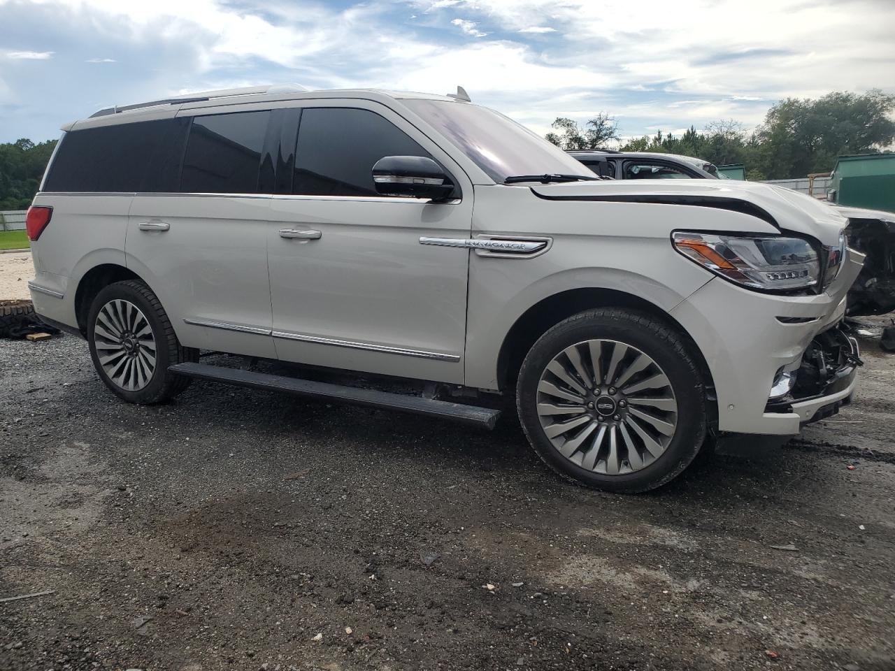 2020 Lincoln Navigator Reserve VIN: 5LMJJ2KT4LEL18059 Lot: 63727984