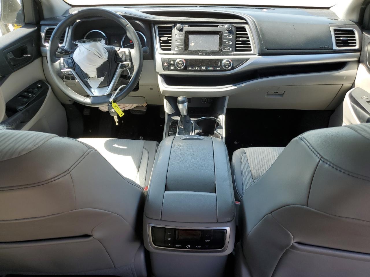 2014 Toyota Highlander Le VIN: 5TDZKRFH2ES034898 Lot: 61352254