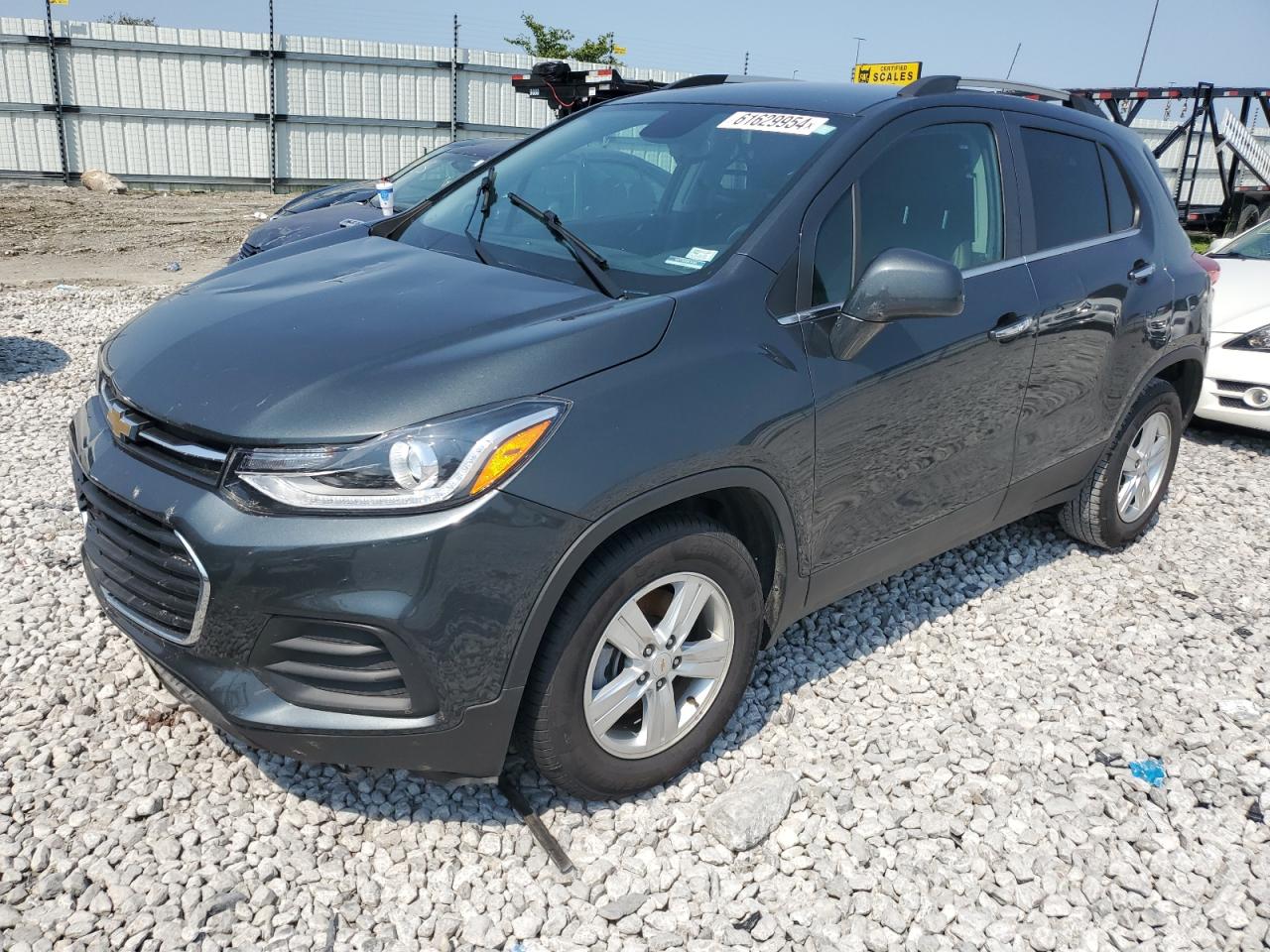 KL7CJLSB7JB710039 2018 CHEVROLET TRAX - Image 1