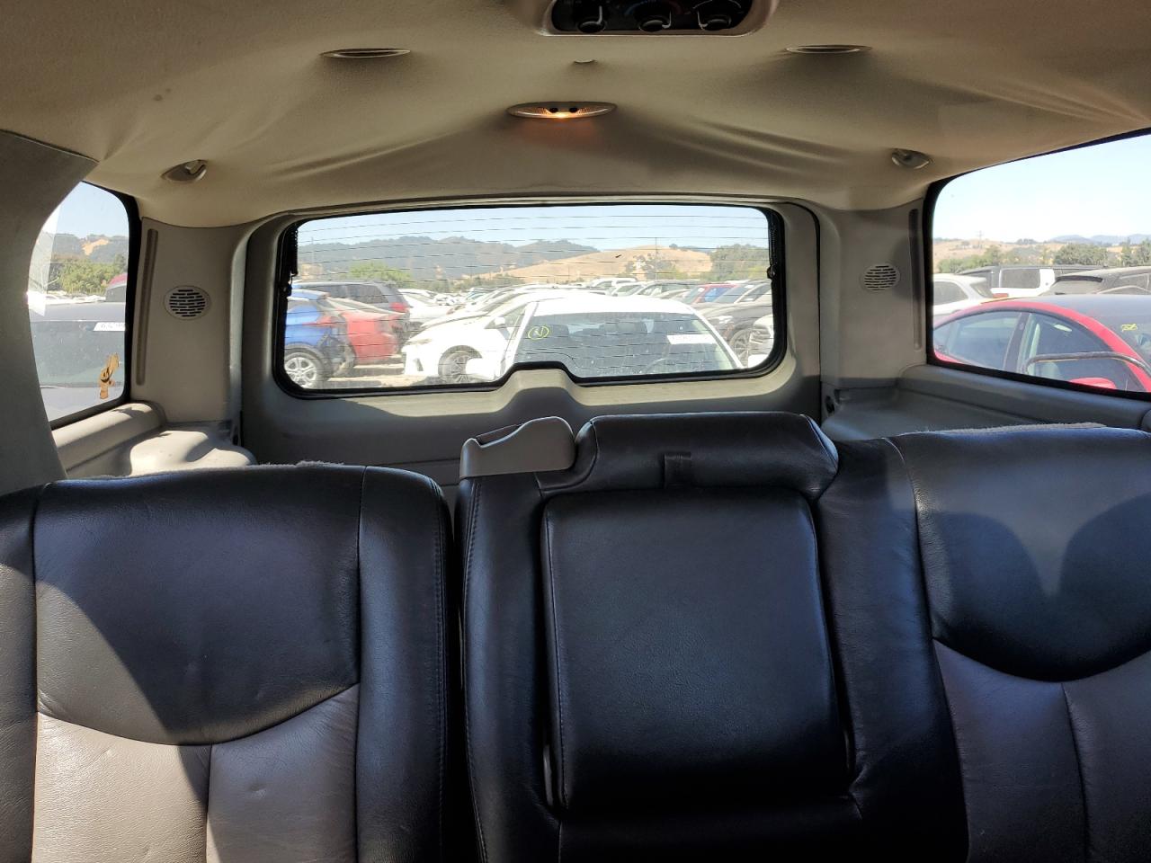 2005 Chevrolet Tahoe C1500 VIN: 1GNEC13V35J221062 Lot: 63185674