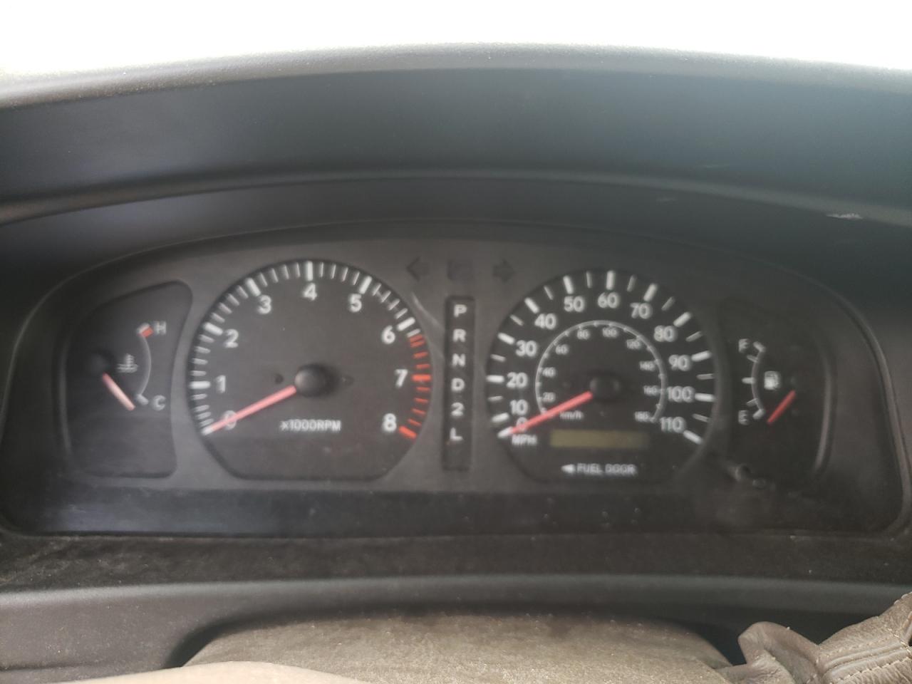 1998 Toyota Sienna Le VIN: 4T3ZF13C6WU069555 Lot: 61704824