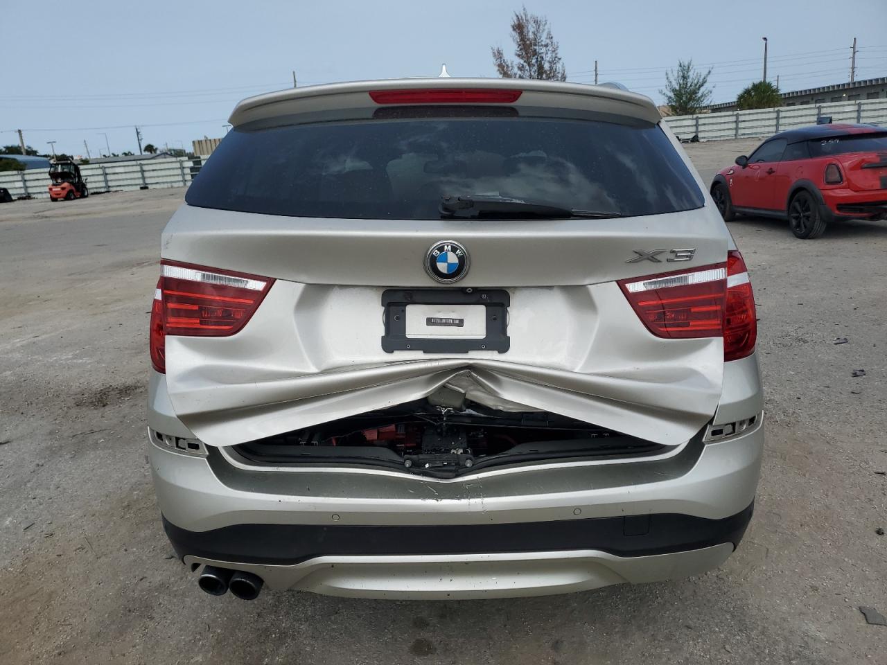 VIN 5UXWX9C58F0D59916 2015 BMW X3 no.6