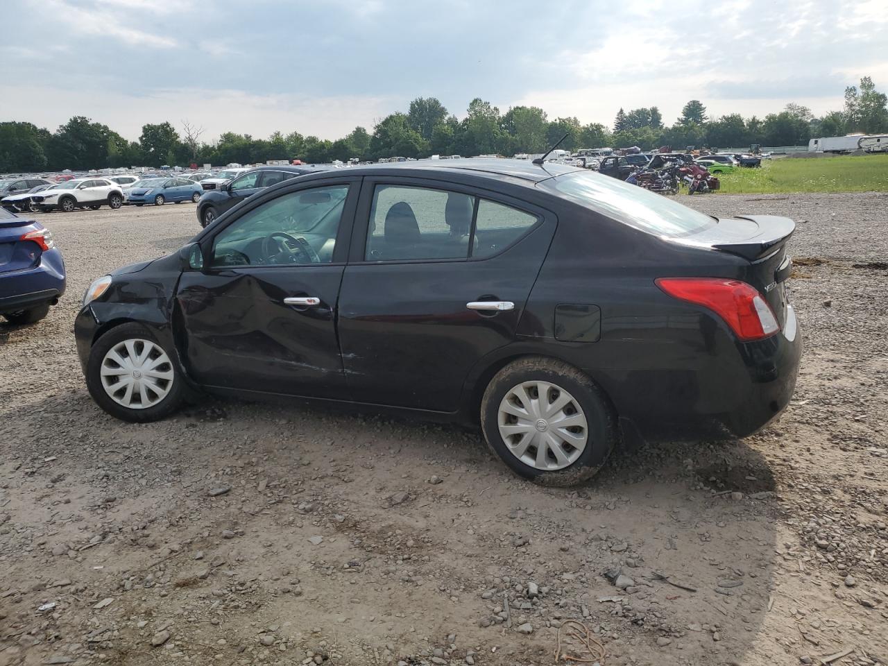 VIN 3N1CN7AP6DL858829 2013 NISSAN VERSA no.2