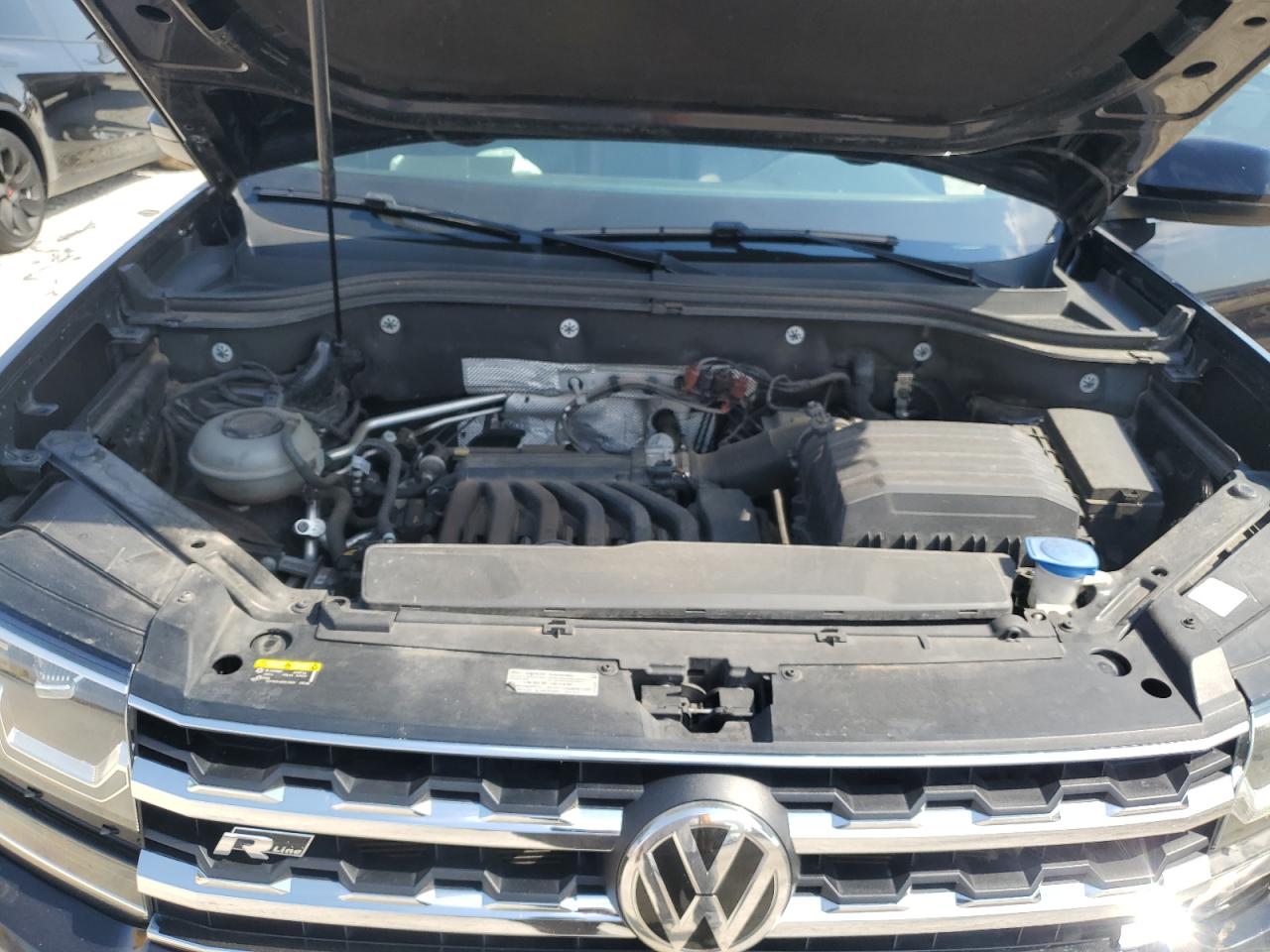 1V2PR2CA6JC561791 2018 Volkswagen Atlas Se