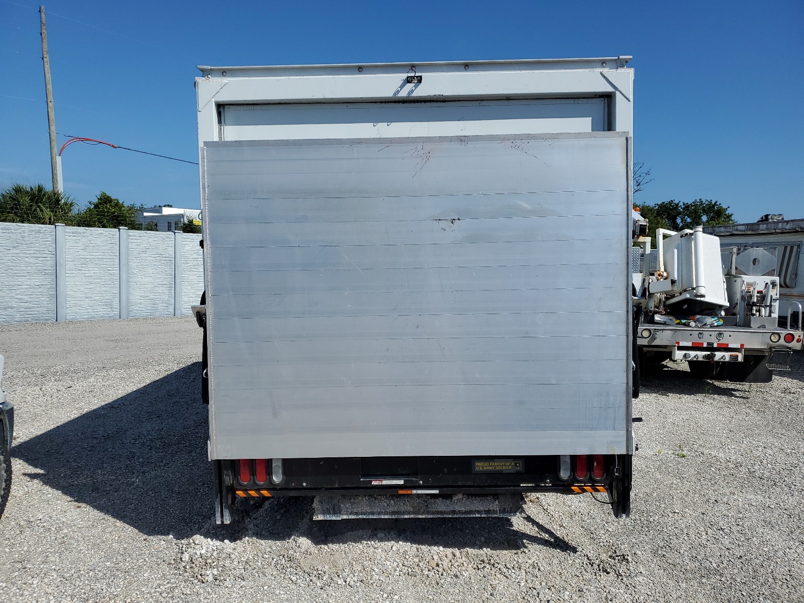 1FDWE3FL4FDA21929 2015 Ford Econoline E350 Super Duty Cutaway Van