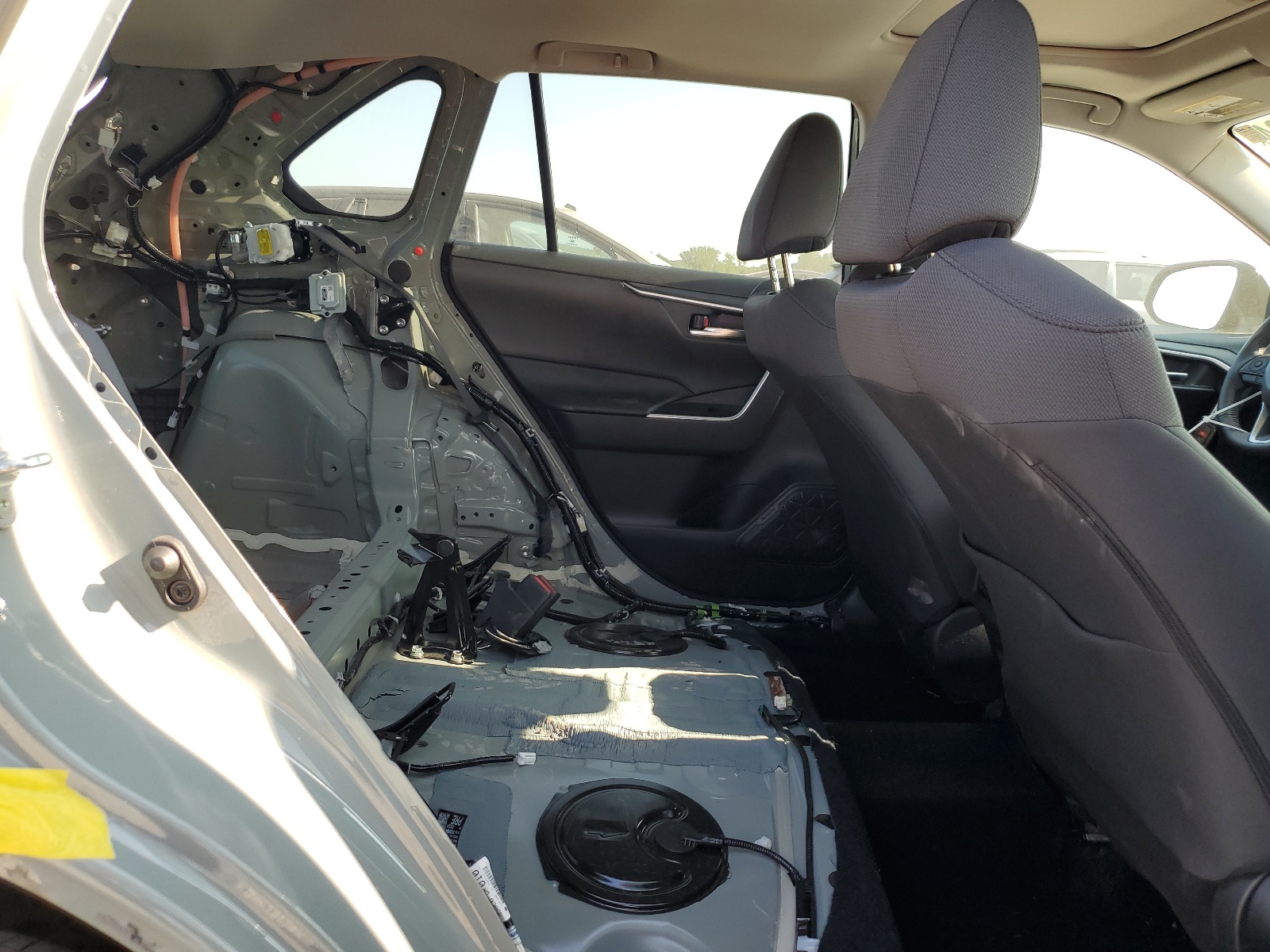 2T3P1RFV7MW176404 2021 Toyota Rav4 Xle