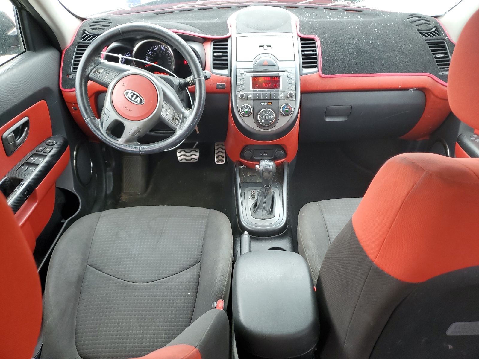 KNDJT2A24B7206200 2011 Kia Soul +