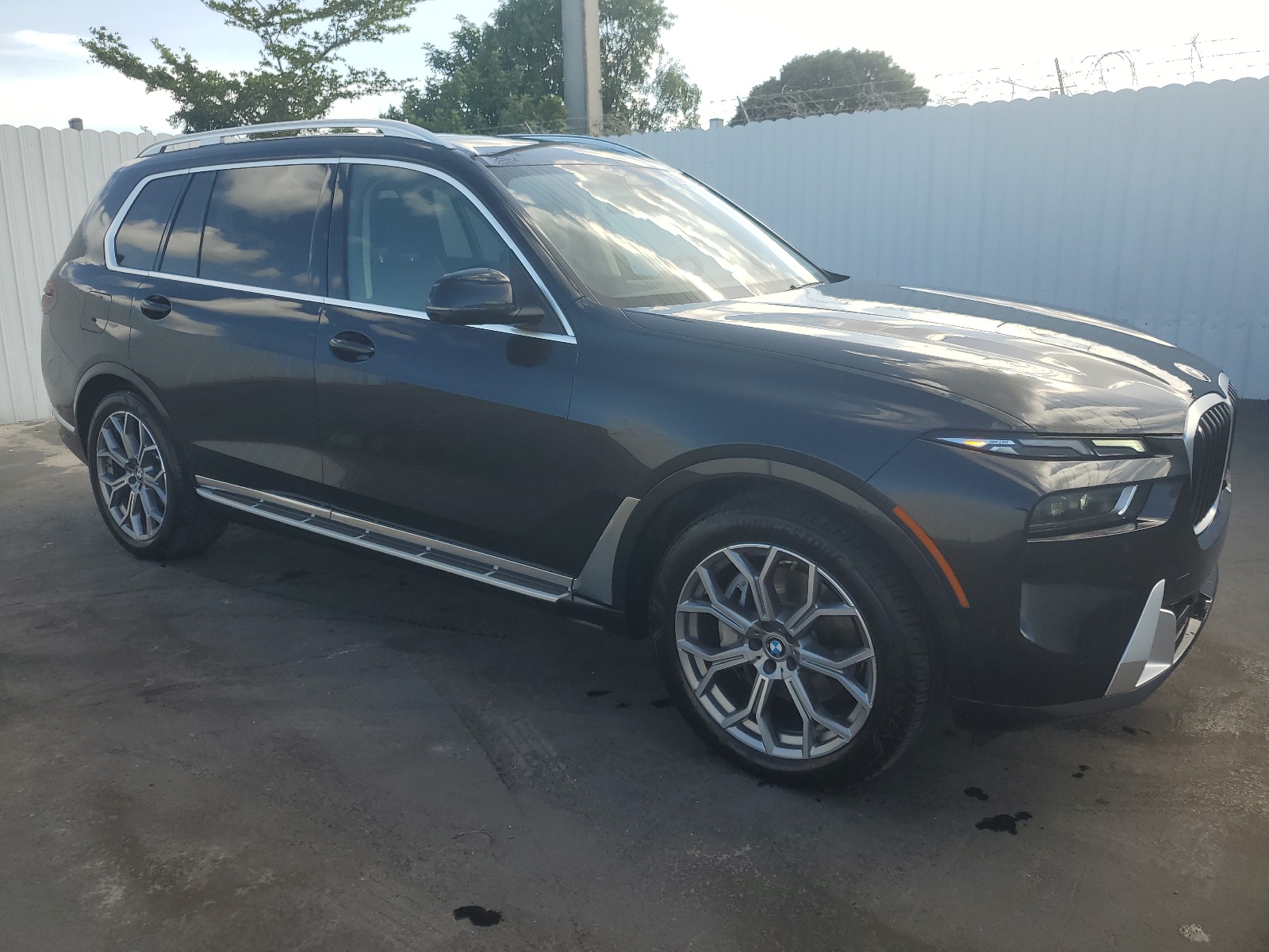 2024 BMW X7 xDrive40I vin: 5UX23EM03R9T69191