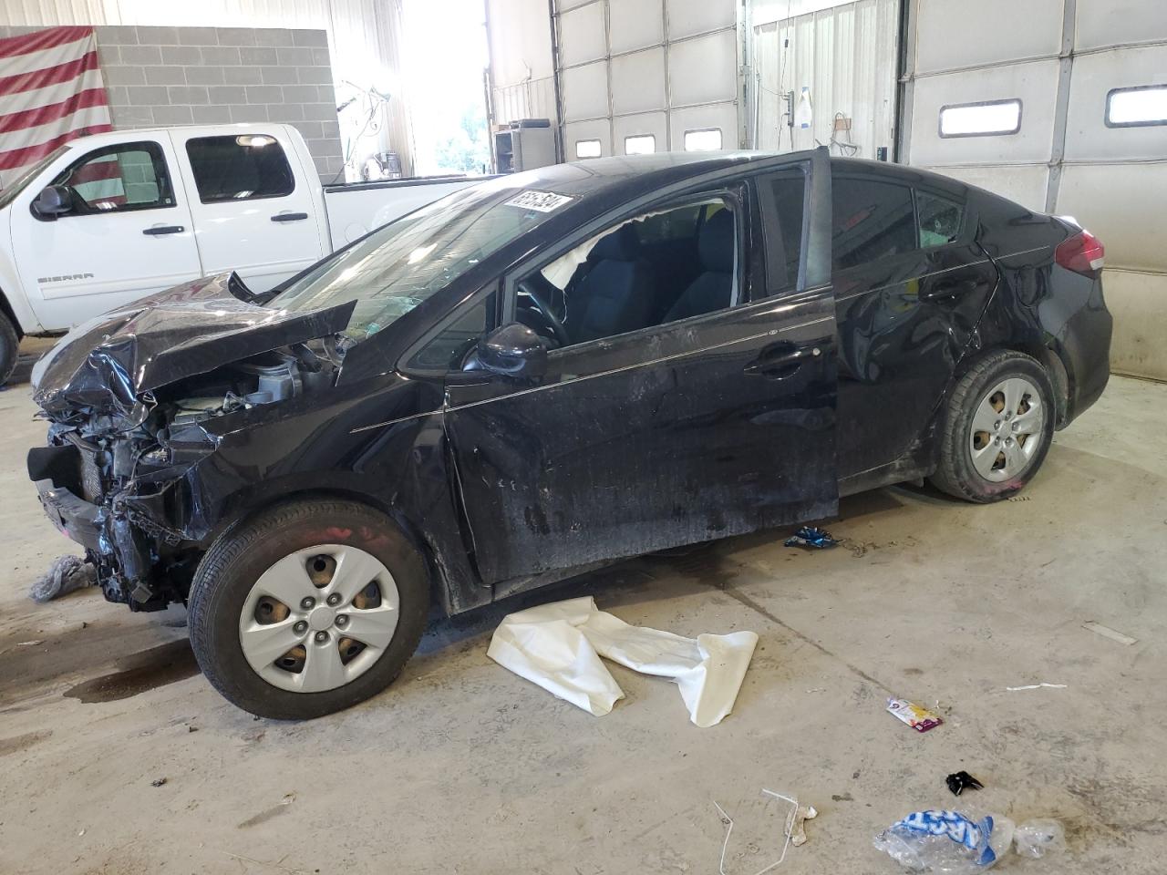 3KPFK4A77JE244017 2018 KIA FORTE - Image 1