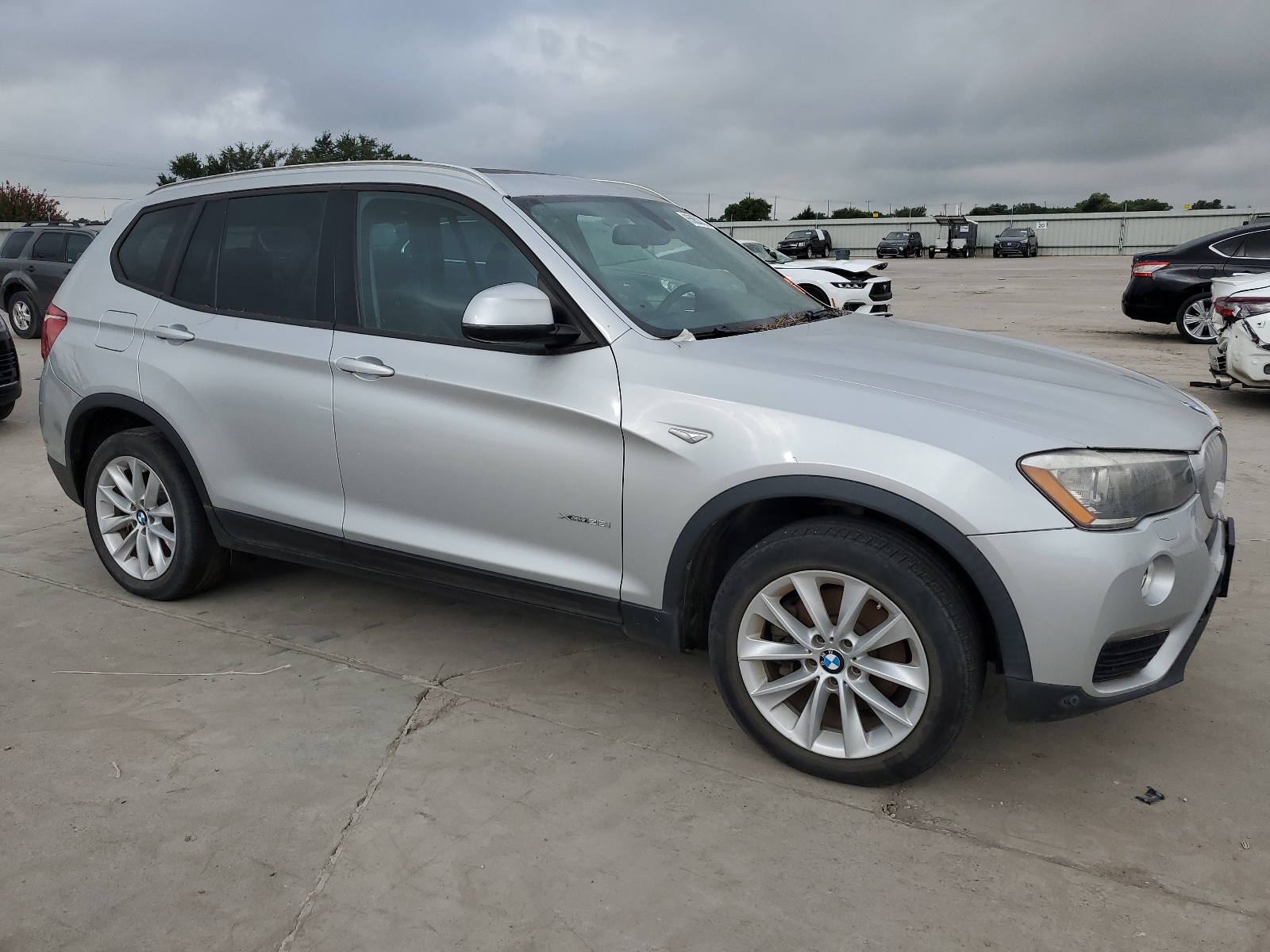 2016 BMW X3 xDrive28I vin: 5UXWX9C53G0D66368