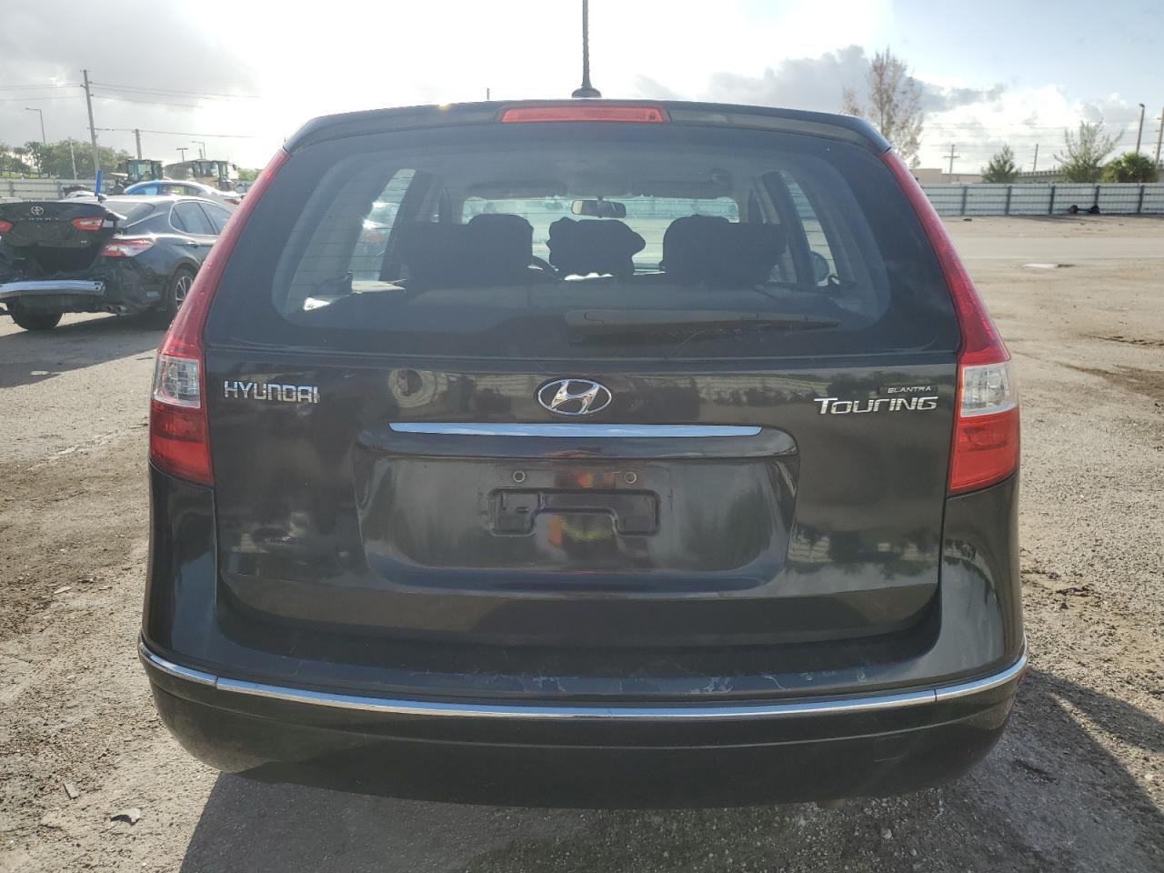 2010 Hyundai Elantra Touring Gls VIN: KMHDB8AE1AU052618 Lot: 64361734