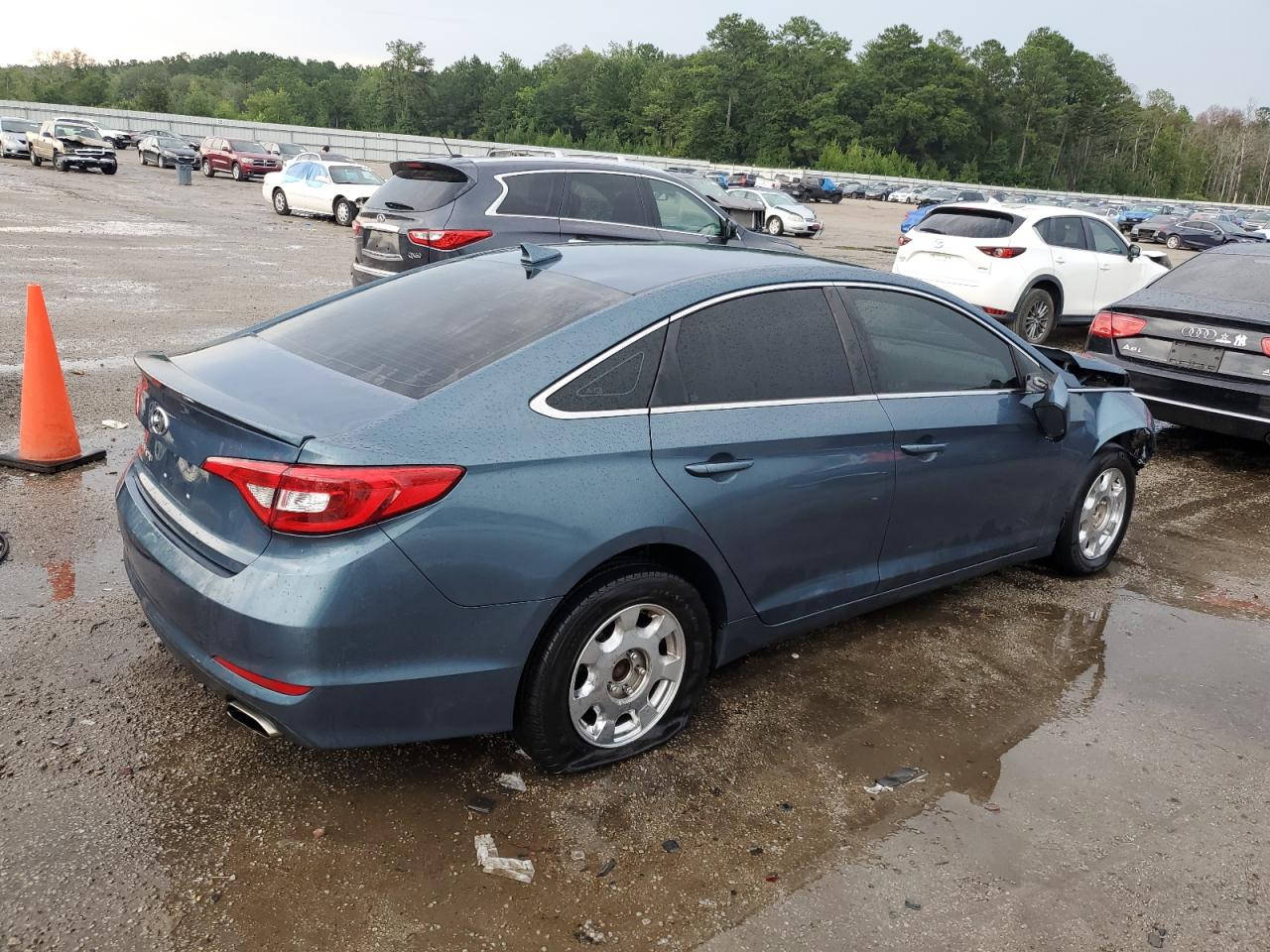 2017 Hyundai Sonata - Image 3