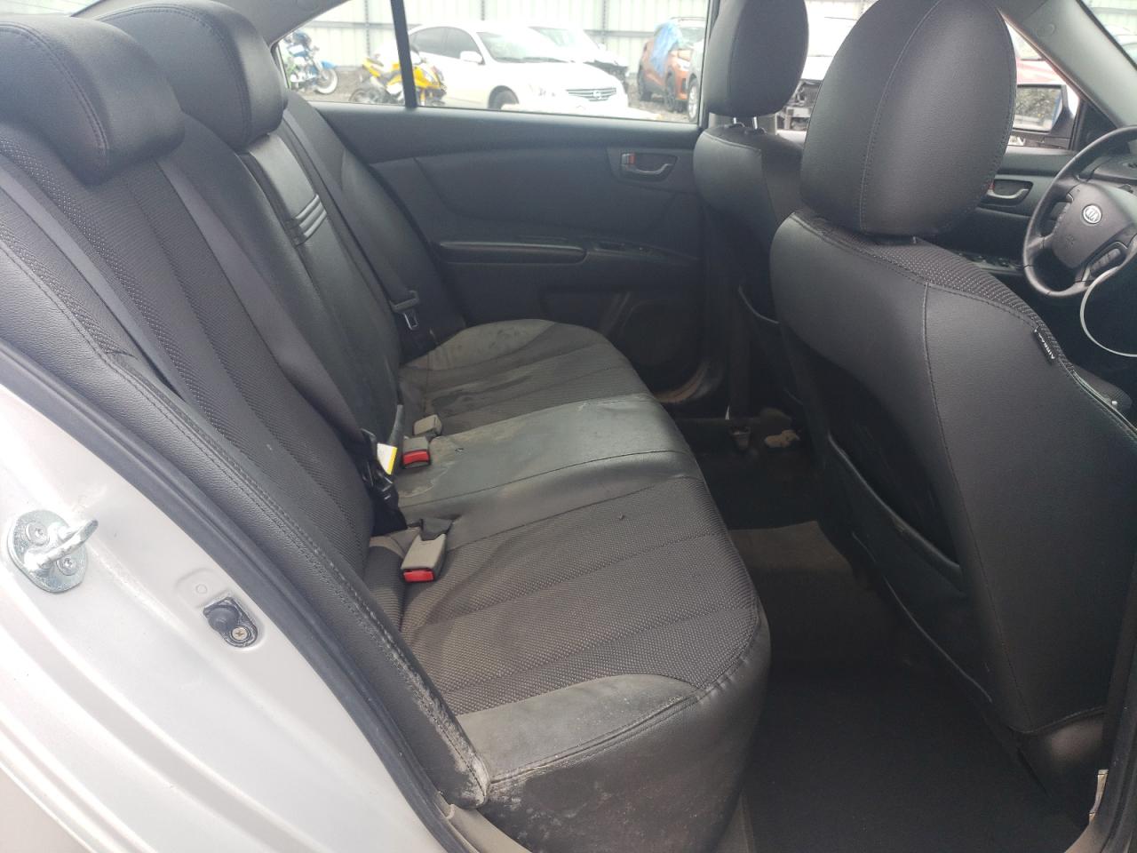 2009 Kia Optima Lx VIN: KNAGE224X95359459 Lot: 64208014