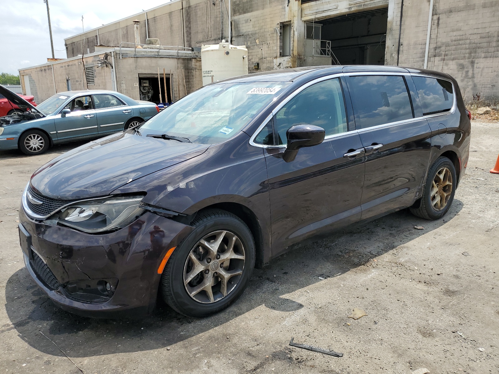 2018 Chrysler Pacifica Touring Plus vin: 2C4RC1FG5JR108615