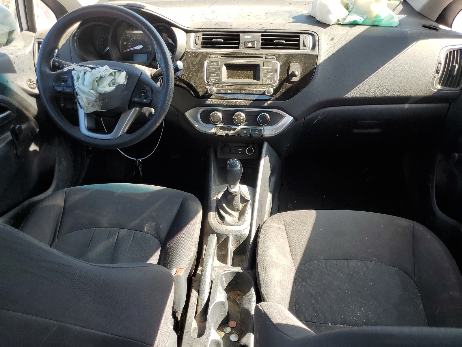 KNADM4A38H6072611 2017 Kia Rio Lx