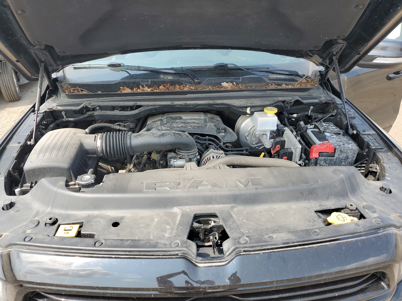 1C6SRFJT0KN925661 2019 Ram 1500 Laramie