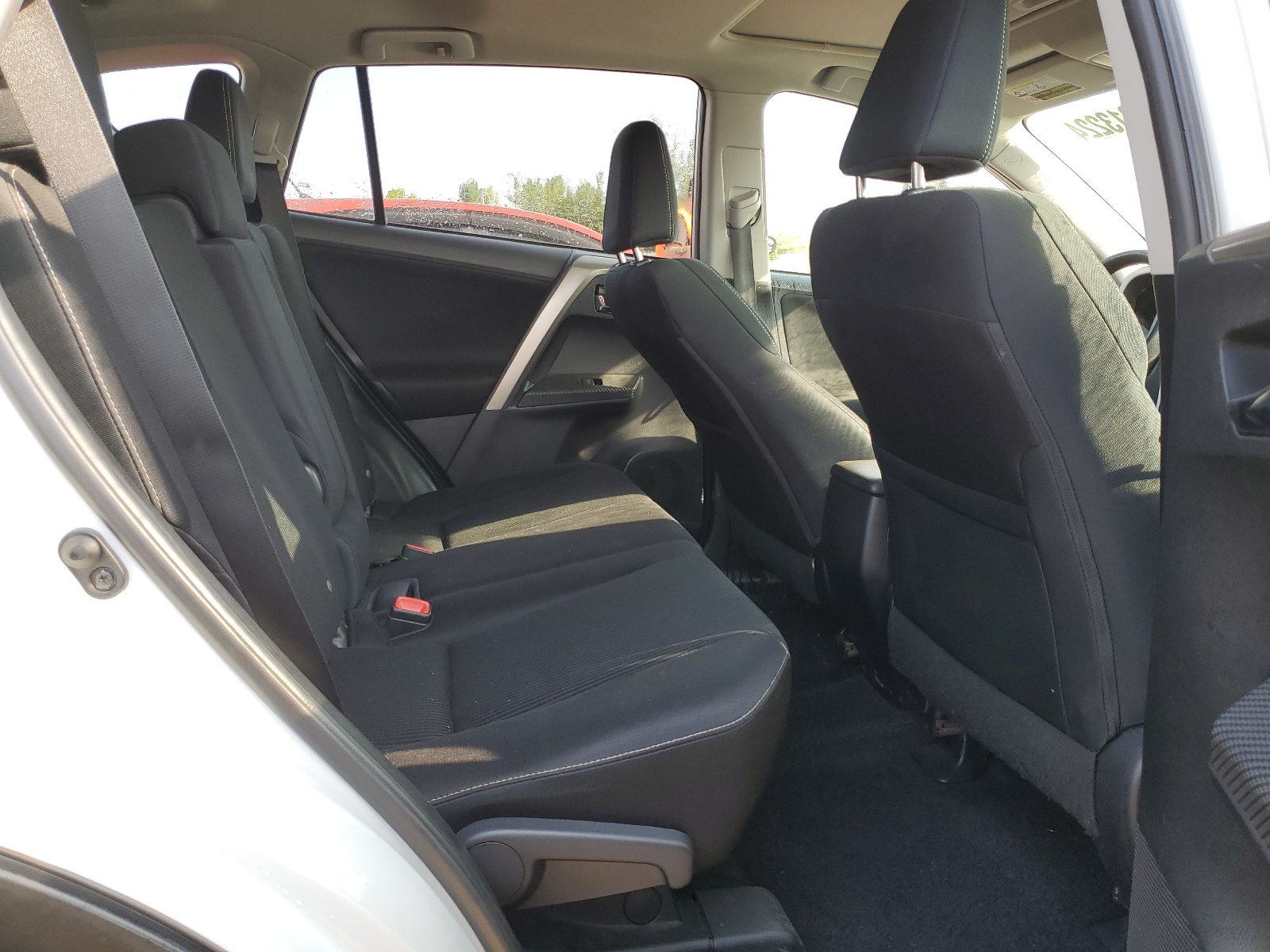 2T3WFREV0FW215142 2015 Toyota Rav4 Xle