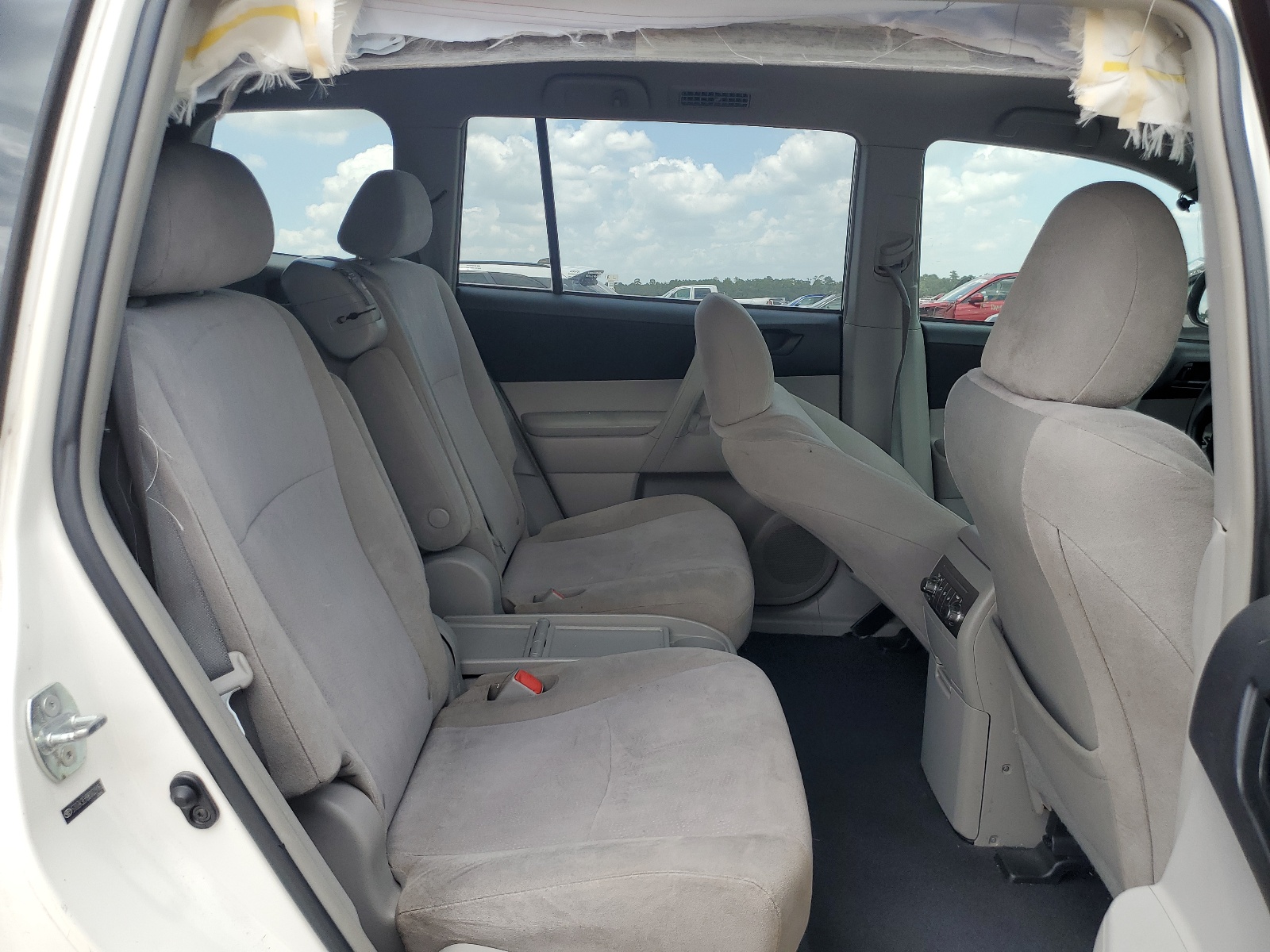 5TDZK3EH9BS029160 2011 Toyota Highlander Base