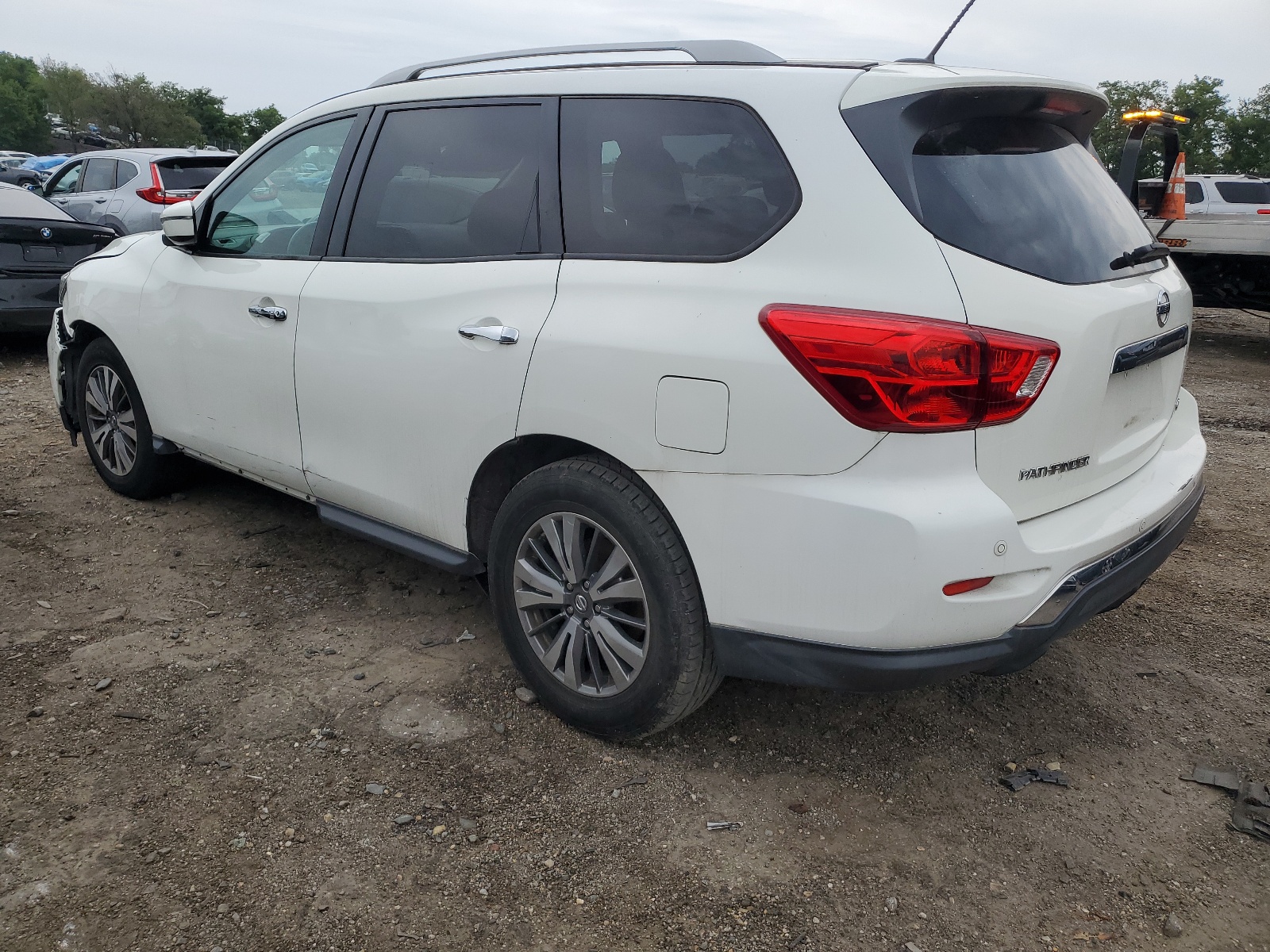 2017 Nissan Pathfinder S vin: 5N1DR2MM3HC626812