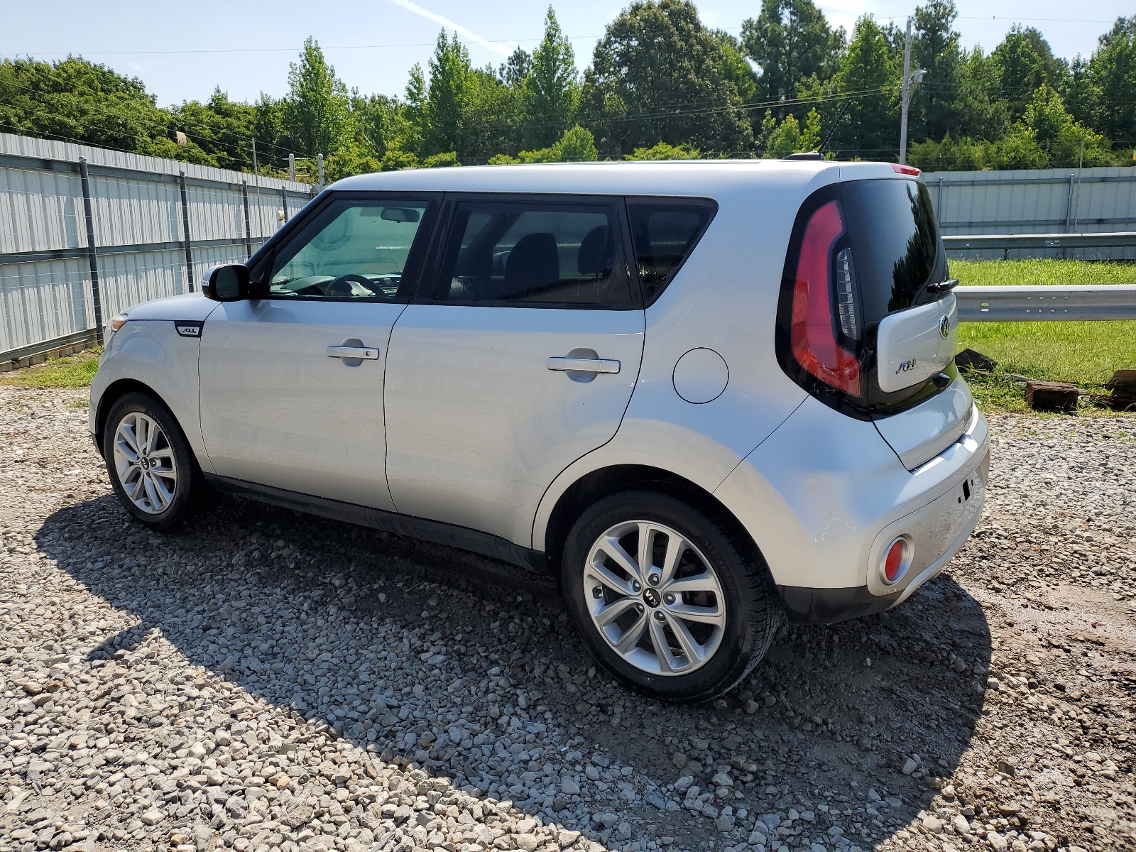 KNDJP3A52H7411737 2017 Kia Soul +