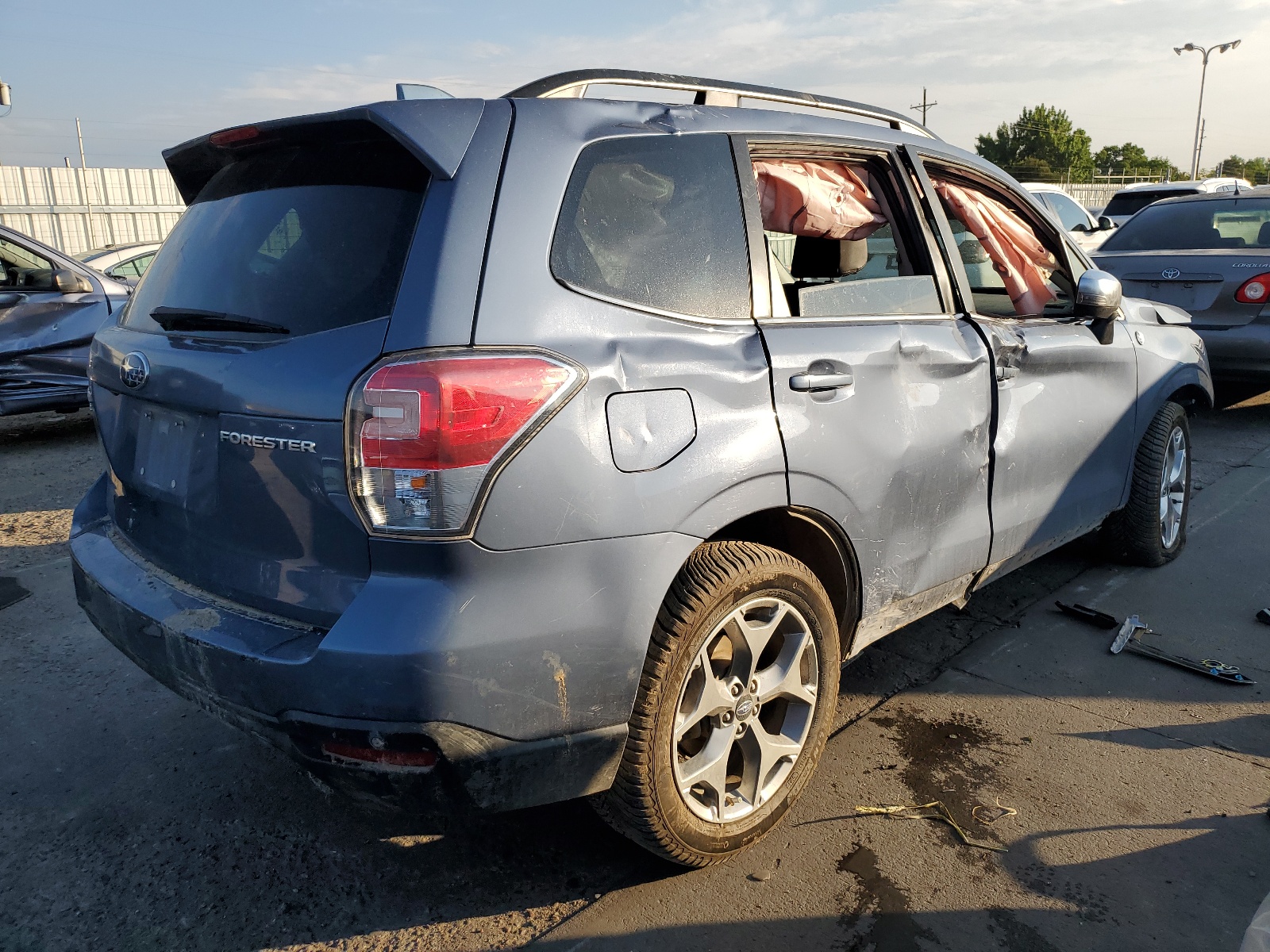 JF2SJAWC0JH530244 2018 Subaru Forester 2.5I Touring