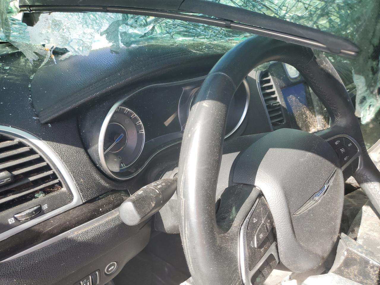 2015 Chrysler 300 Limited VIN: 2C3CCAAG5FH931012 Lot: 61699154