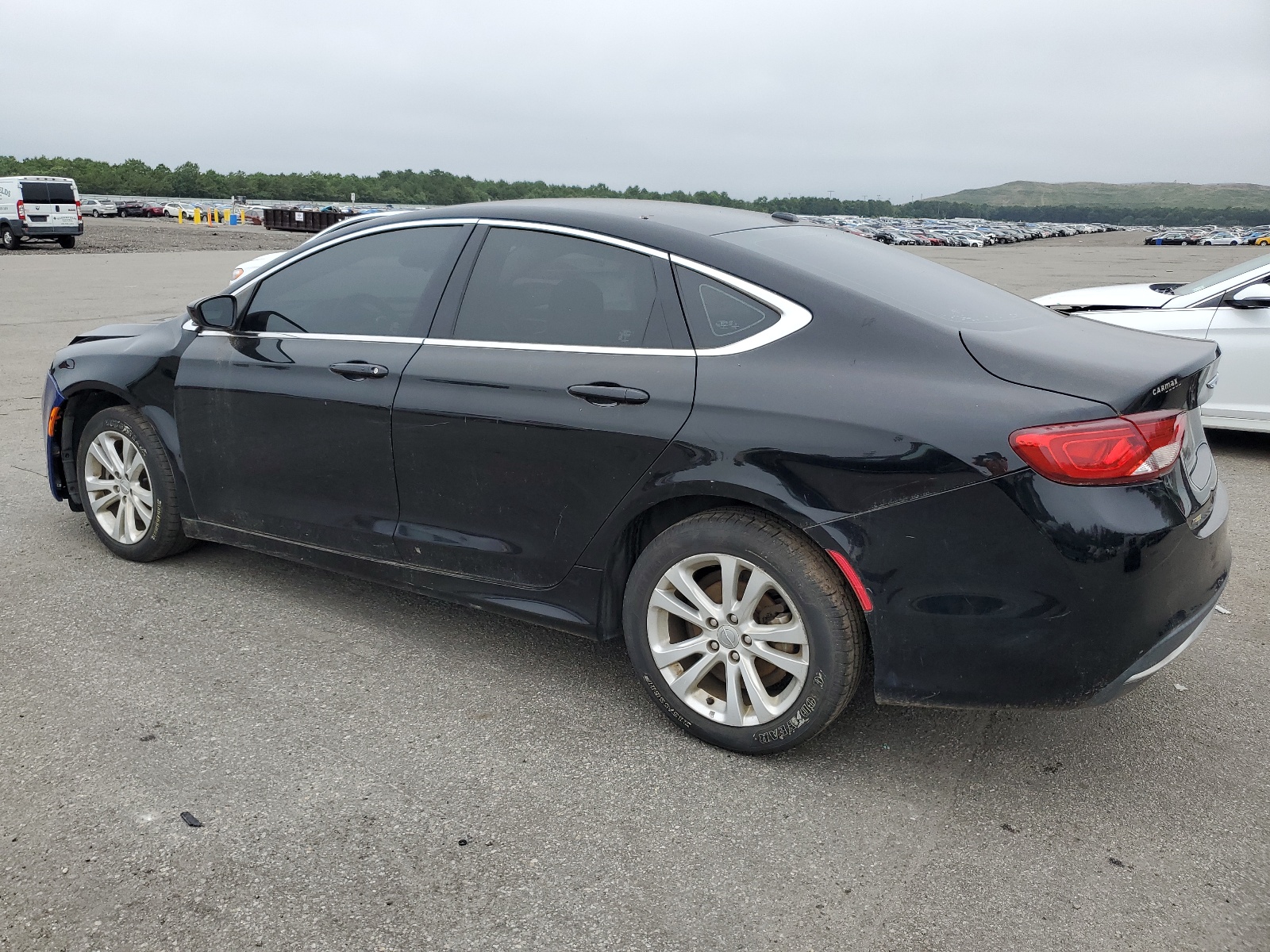 2015 Chrysler 200 Limited vin: 1C3CCCAB8FN718367