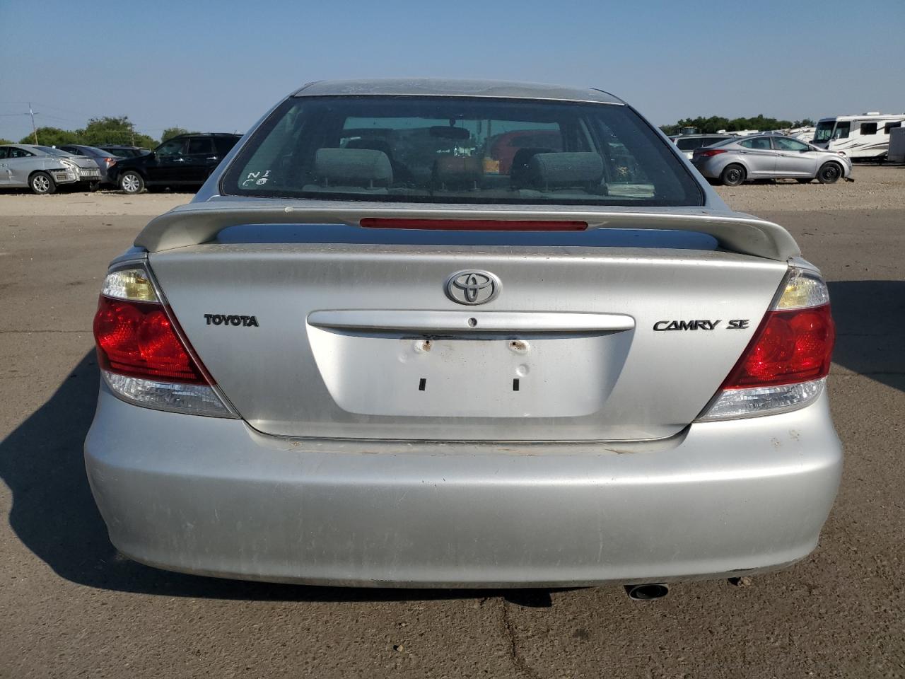 2005 Toyota Camry Le VIN: 4T1BE32K45U586918 Lot: 64079794