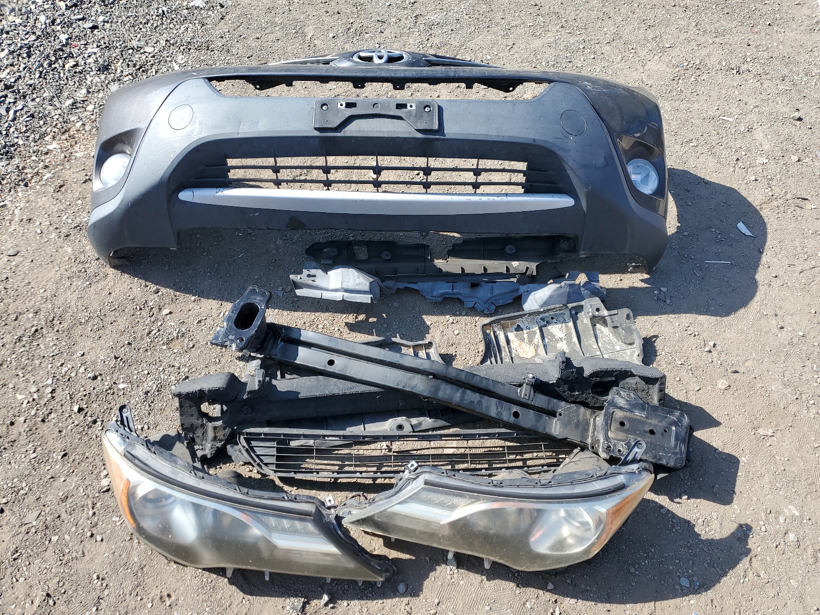 2T3WFREV1FW183768 2015 Toyota Rav4 Xle