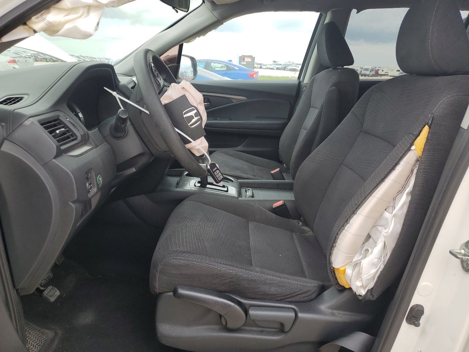 5FNYF5H10HB034772 2017 Honda Pilot Lx