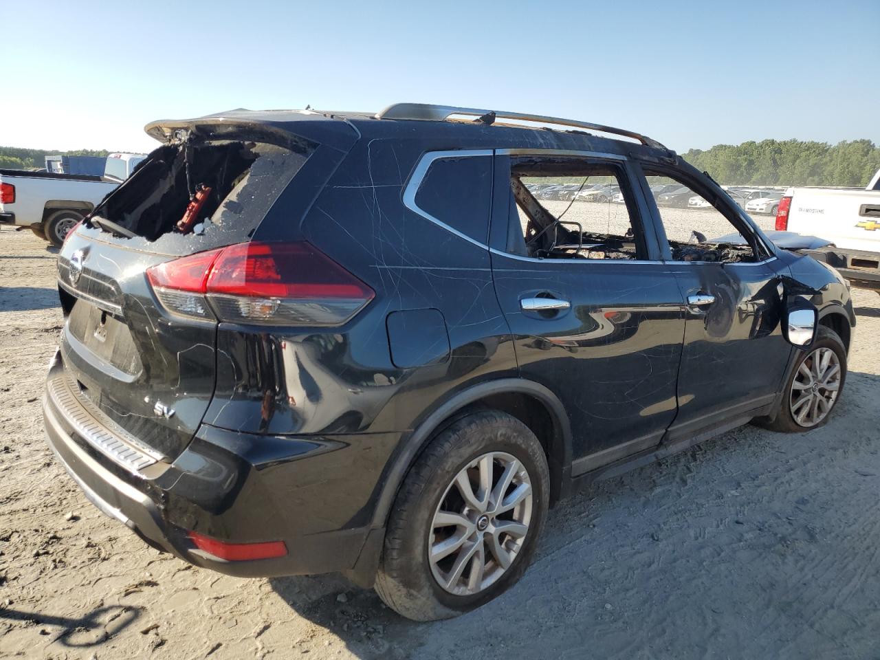2018 Nissan Rogue - Image 3