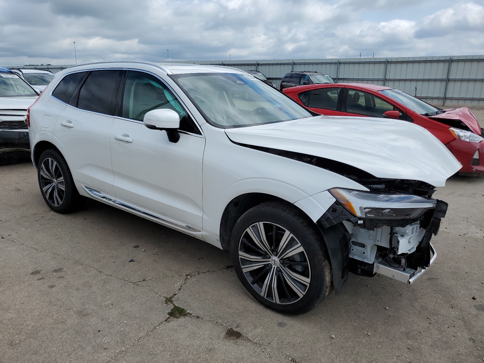 2023 Volvo Xc60 Plus vin: YV4L12RN2P1284981