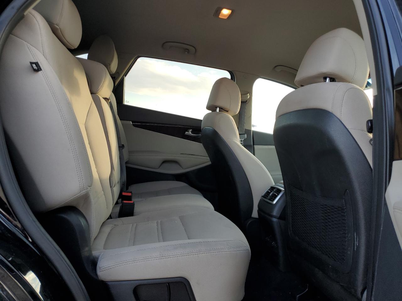 2017 Kia Sorento - Image 11