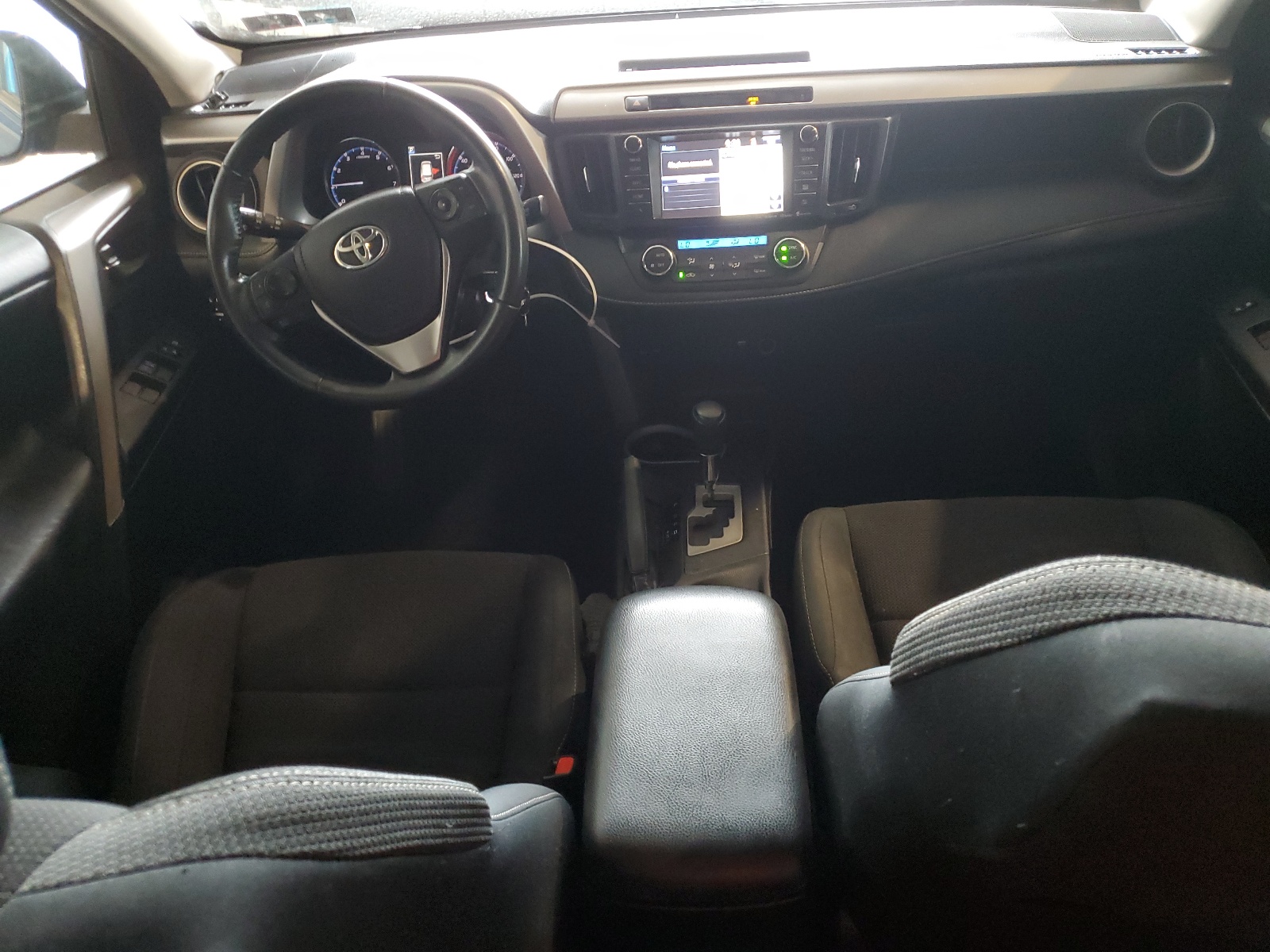 2T3RFREV8GW438155 2016 Toyota Rav4 Xle