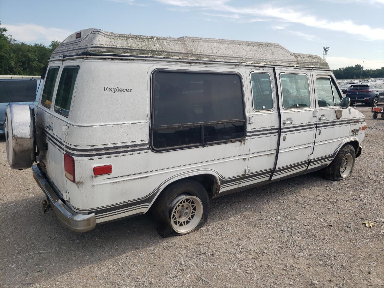 1990 GMC Rally Wagon / Van G2500 VIN: 2GDEG25K3L4516590 Lot: 63980154