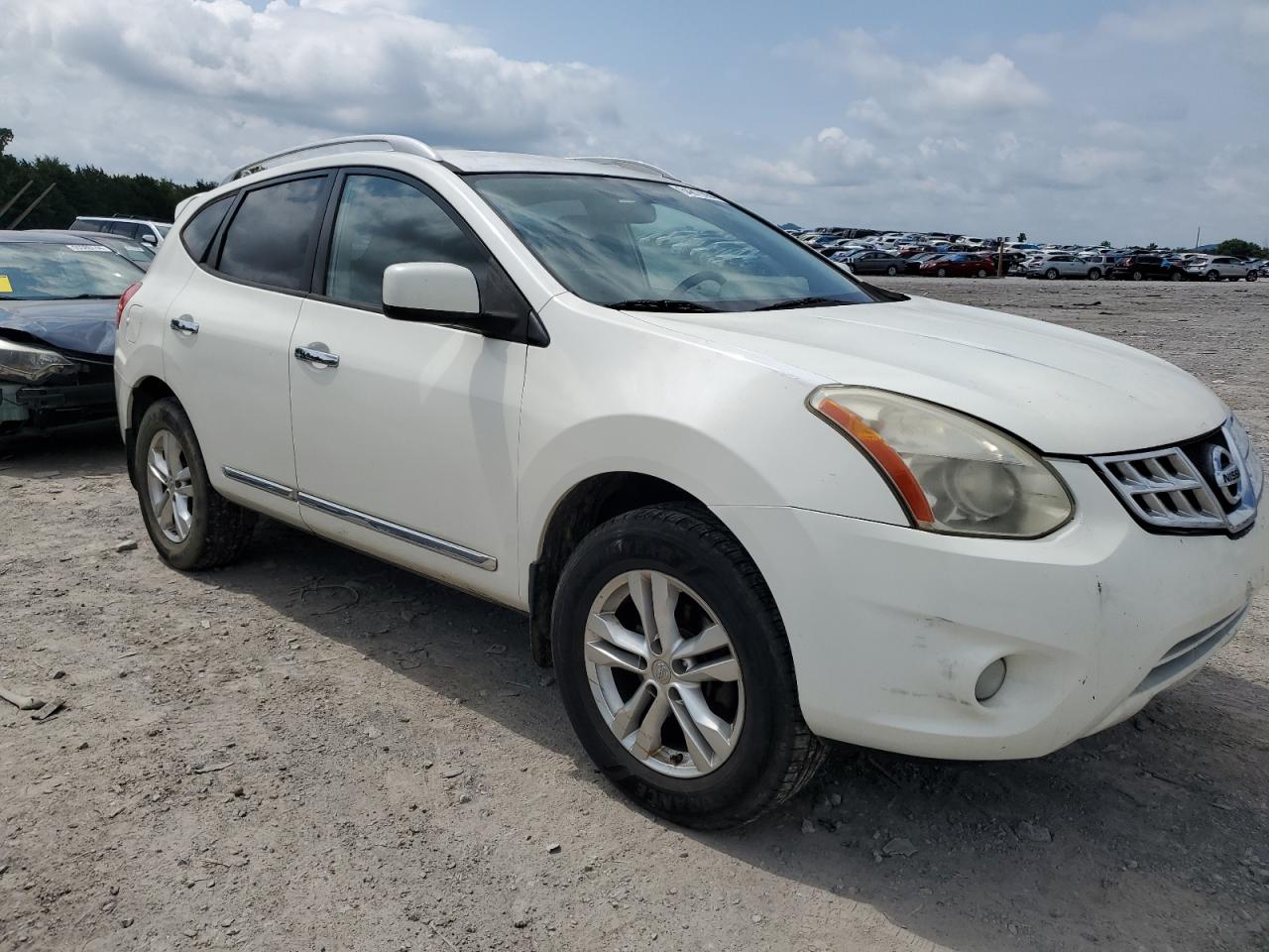 2013 Nissan Rogue - Image 4
